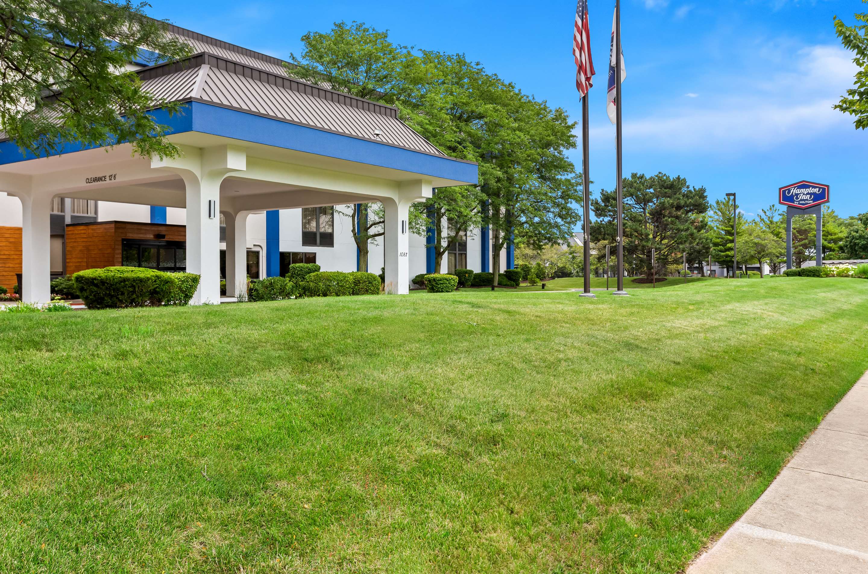 Exterior | Hampton Inn Chicago/Naperville