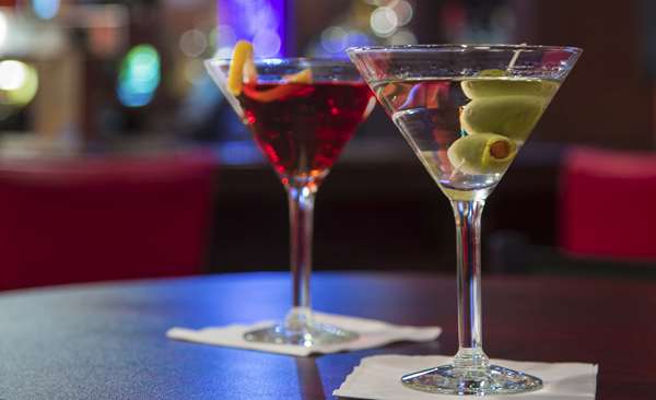 Bar - DoubleTree by Hilton Hotel Oak Brook