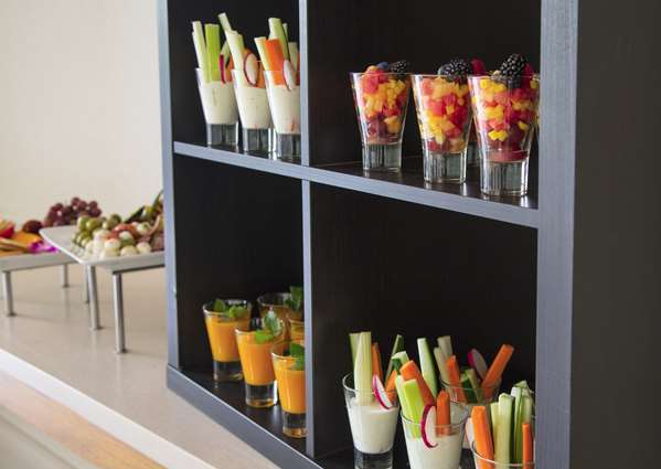 Restaurant - DoubleTree by Hilton Hotel Oak Brook