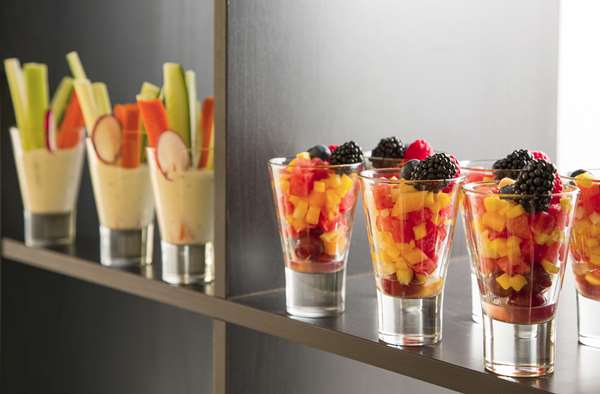 Restaurant - DoubleTree by Hilton Hotel Oak Brook