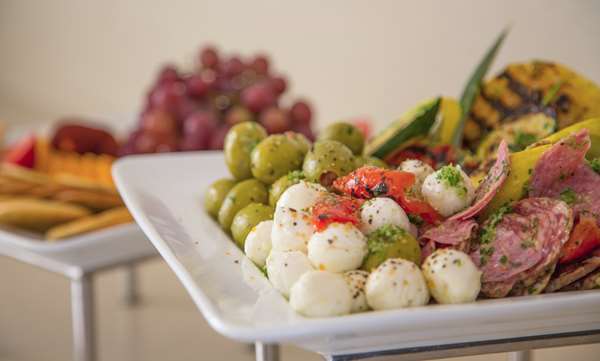 Restaurant - DoubleTree by Hilton Hotel Oak Brook