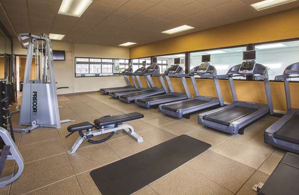 Fitness/ Exercise Room - DoubleTree by Hilton Hotel Oak Brook