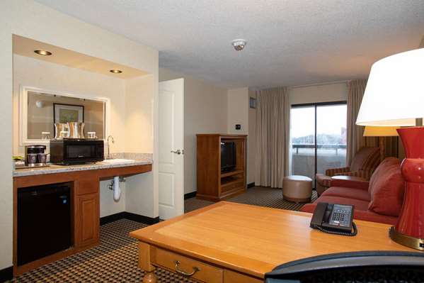  - Hilton Suites Oakbrook Terrace