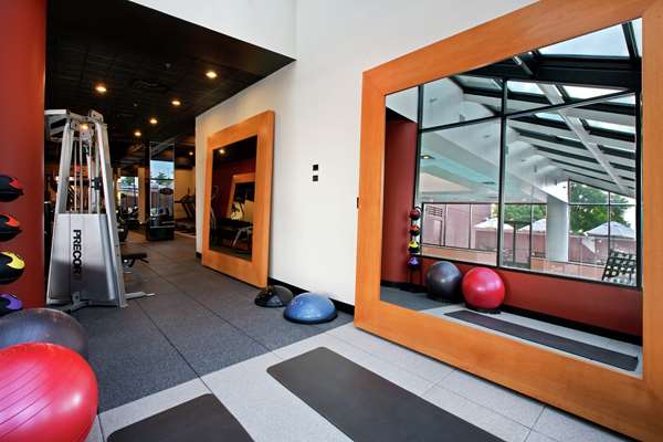 Fitness/ Exercise Room - Hilton Suites Oakbrook Terrace