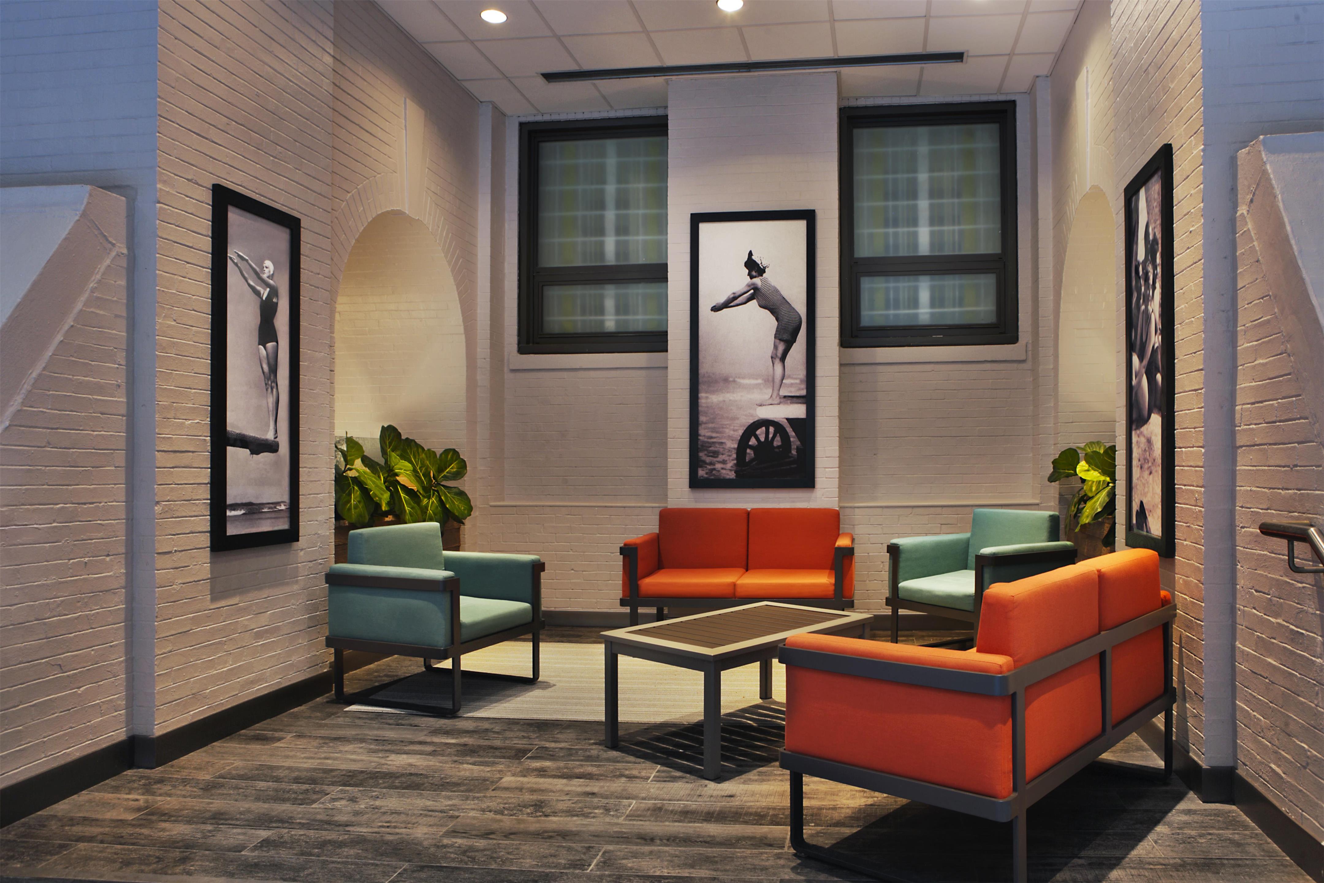 Pool | Palmer House a Hilton Hotel