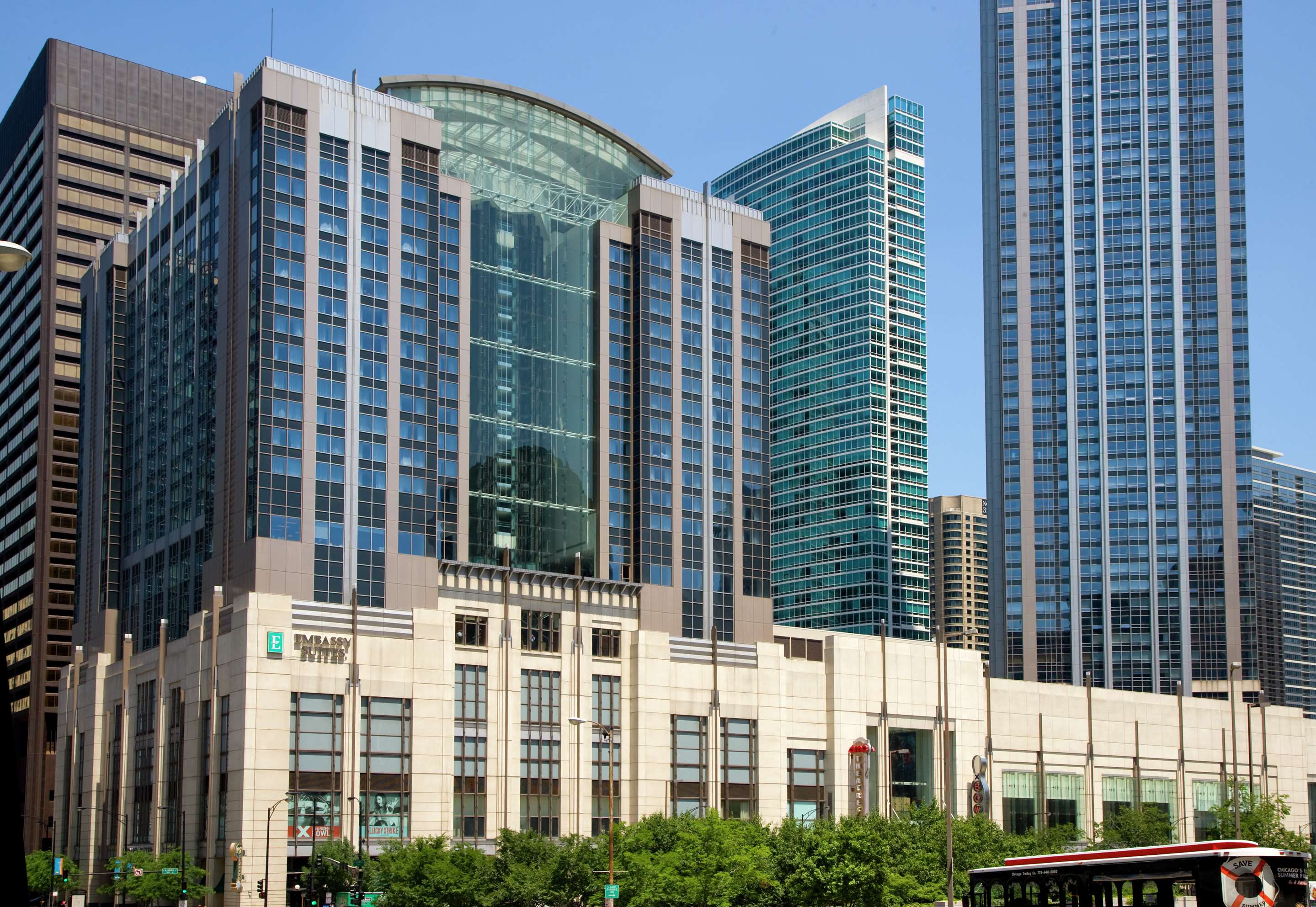 Exterior | Embassy Suites by Hilton Chicago Downtown Magnificent Mile
