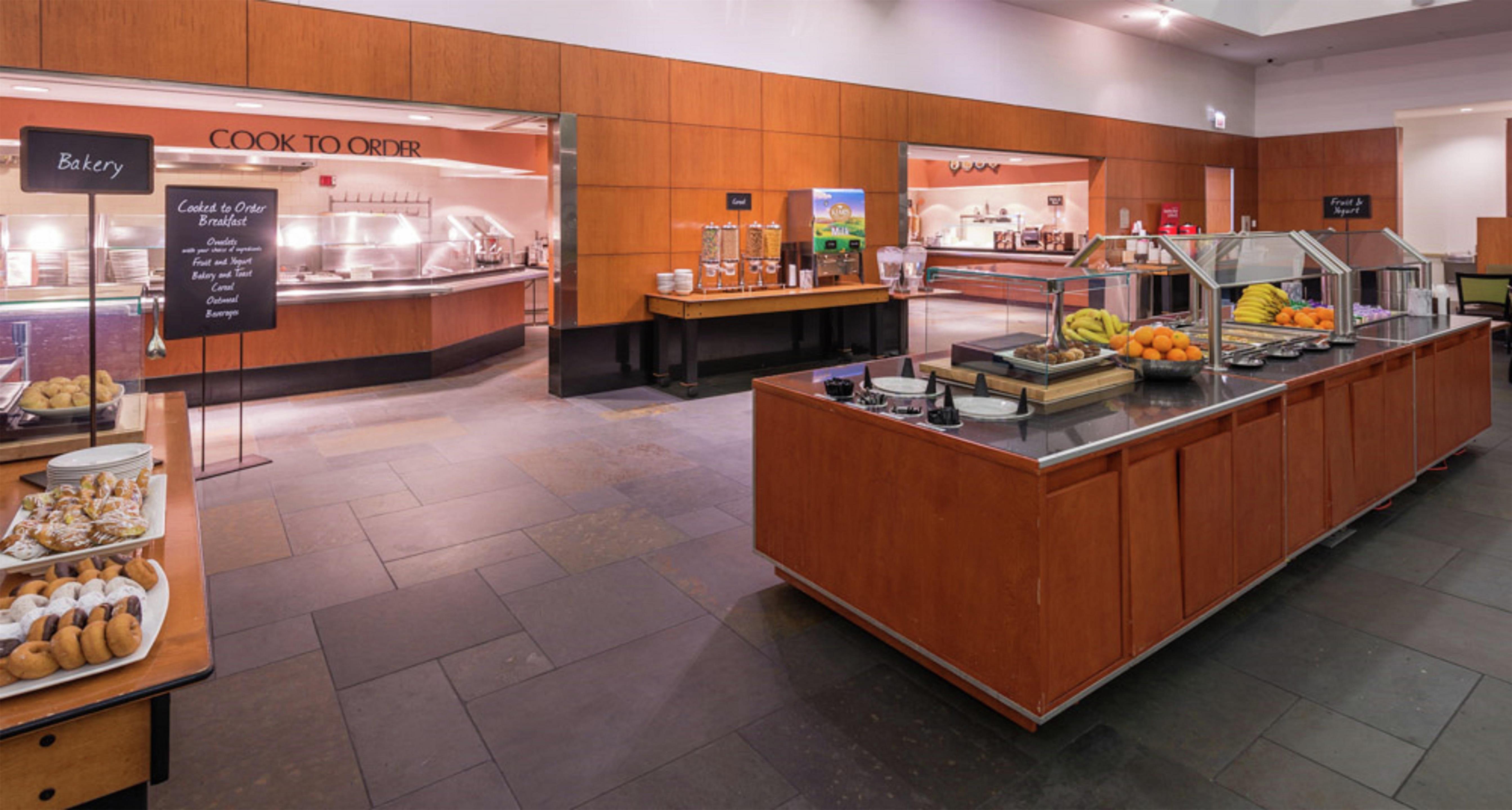 Breakfast Area | Embassy Suites by Hilton Chicago Downtown Magnificent Mile