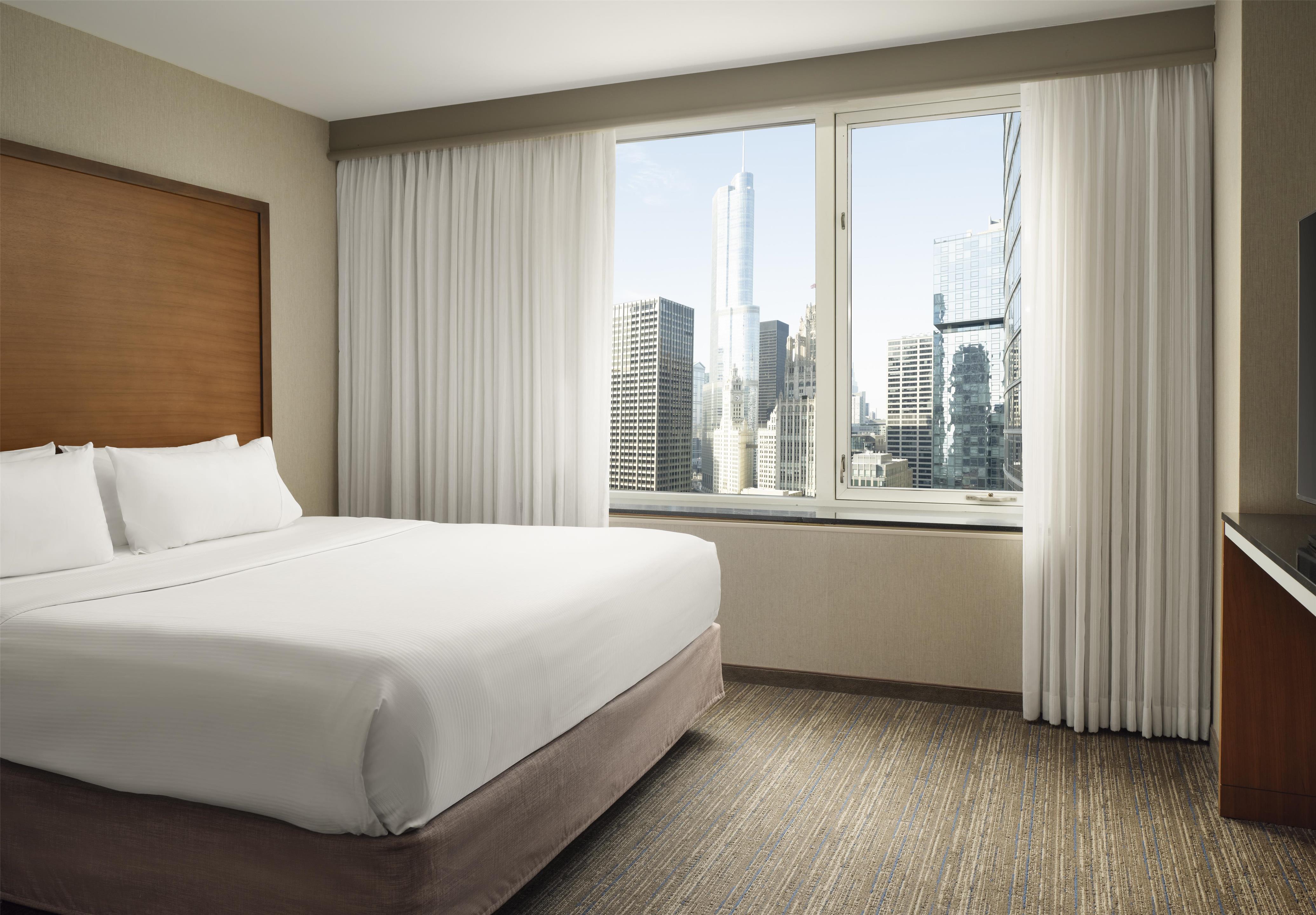 2 Room Premium Suite 1 King Bed Cityview Nonsmoking