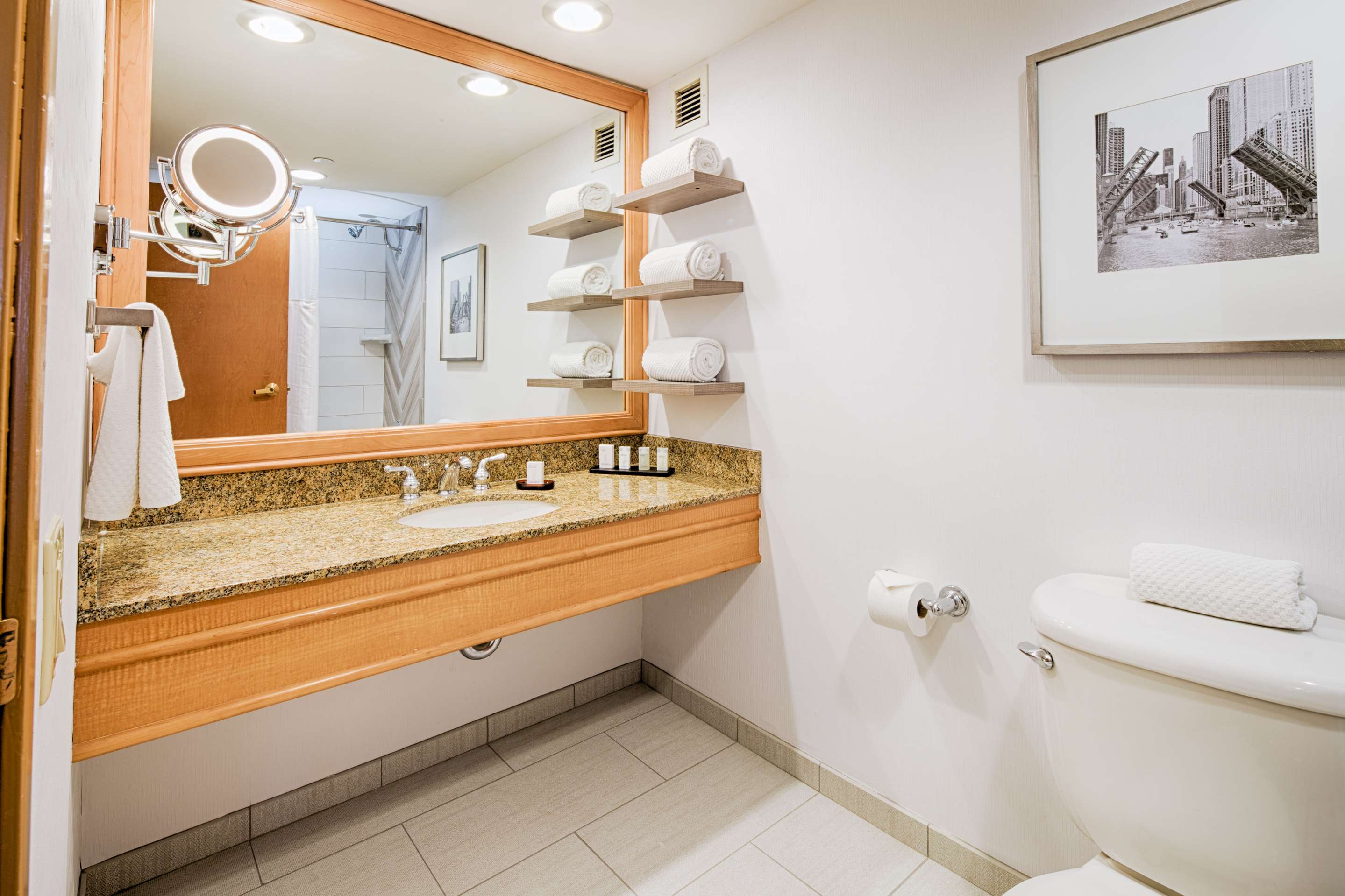 Guest room bath