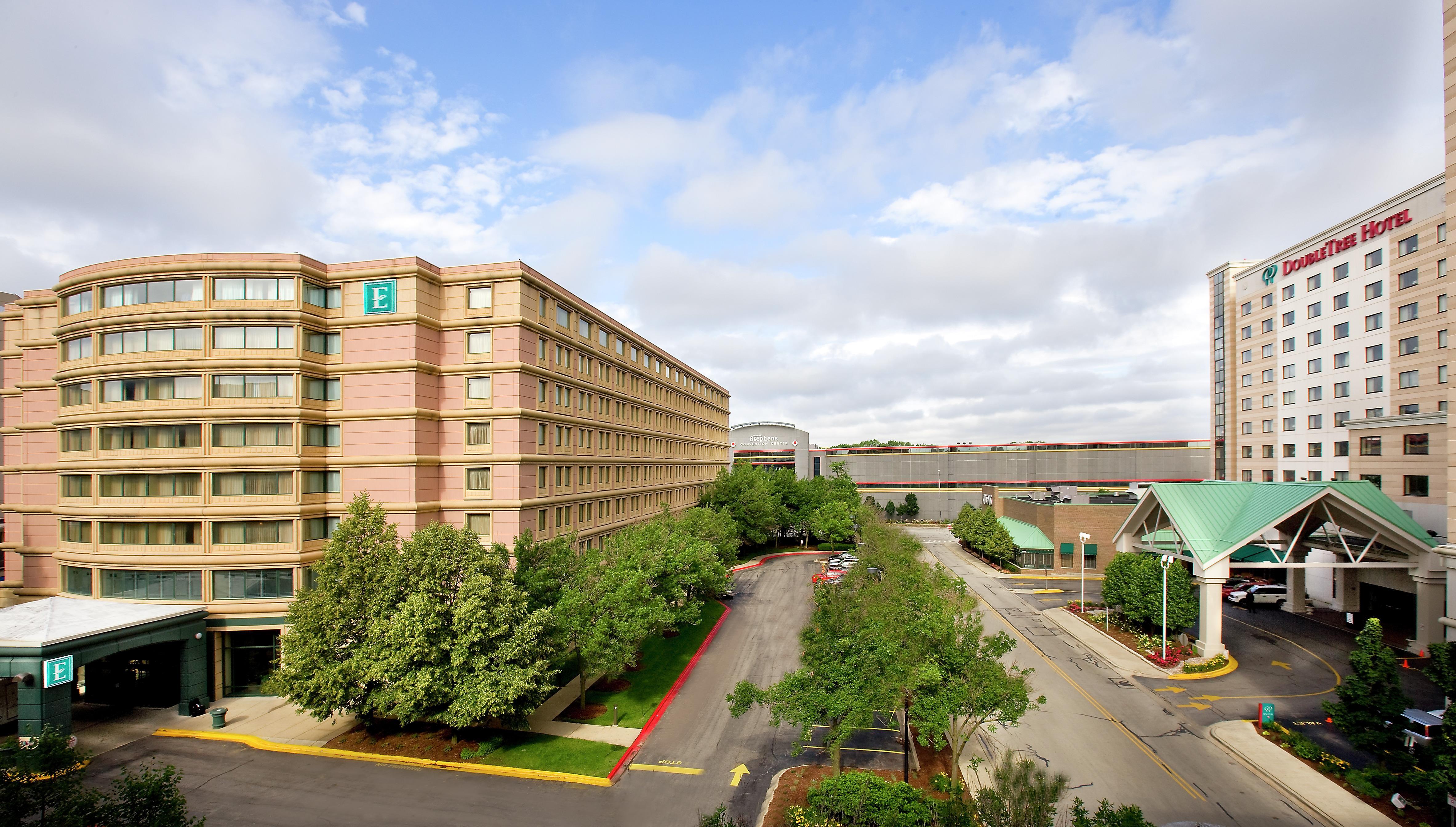 Exterior | Embassy Suites by Hilton Chicago O'Hare Rosemont
