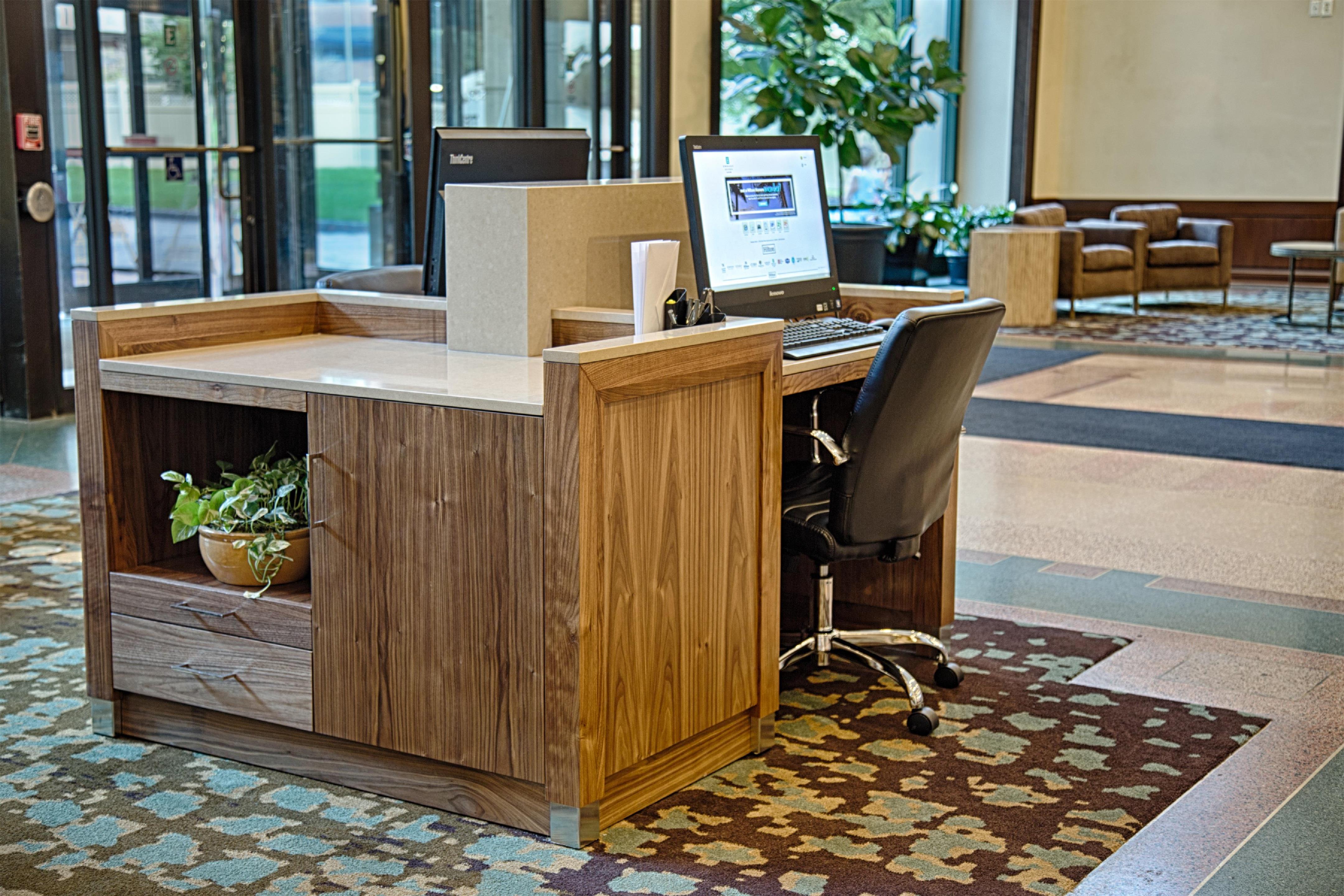 Lobby | Embassy Suites by Hilton Chicago O'Hare Rosemont