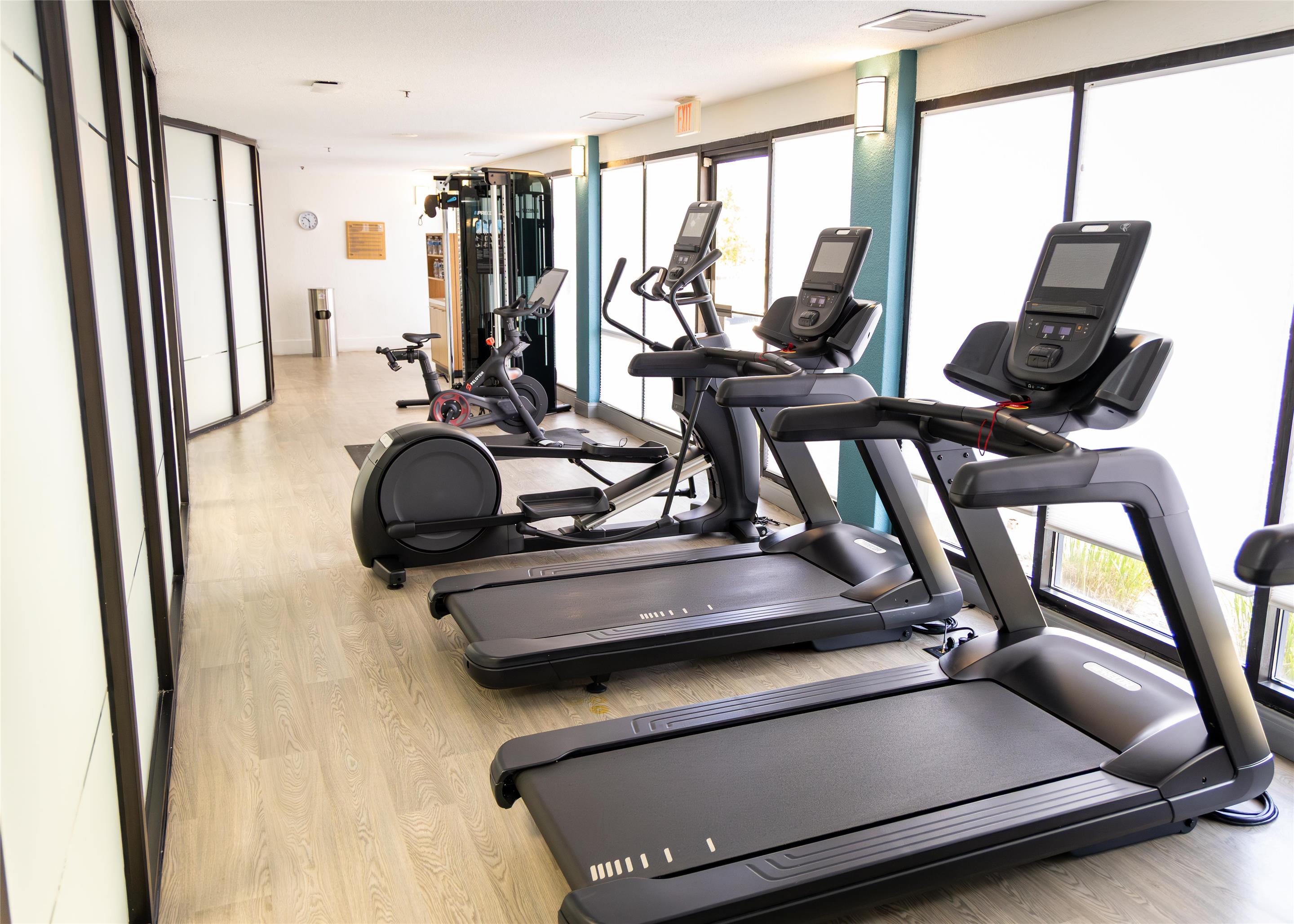 Health club fitness center gym | Embassy Suites by Hilton Chicago Schaumburg Woodfield