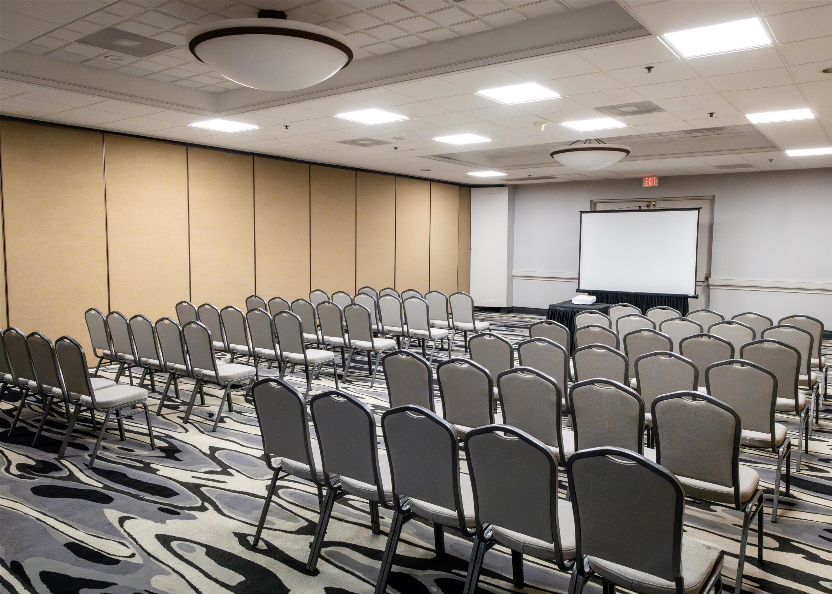Meeting Room | Embassy Suites by Hilton Chicago Schaumburg Woodfield