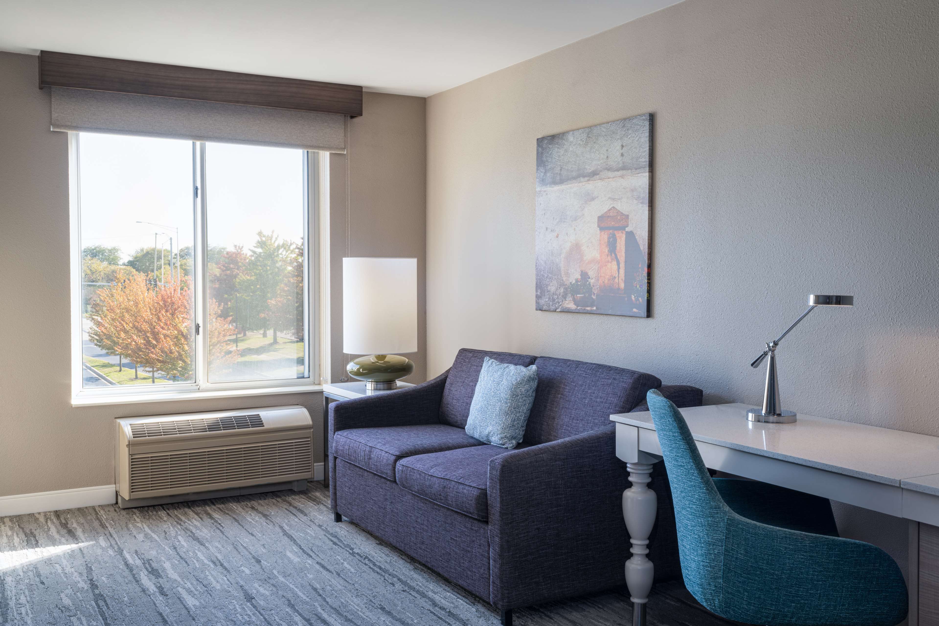 Hilton Garden Inn St. Charles Room Type - 1 KING WITH SOFABED