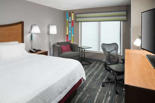  - Hampton Inn & Suites North Shore Skokie - I-94, Exit 35