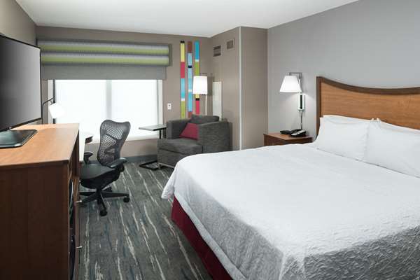  - Hampton Inn & Suites North Shore Skokie - I-94, Exit 35
