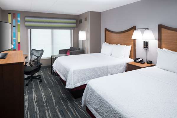  - Hampton Inn & Suites North Shore Skokie - I-94, Exit 35