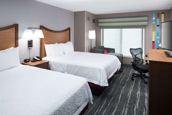  - Hampton Inn & Suites North Shore Skokie - I-94, Exit 35