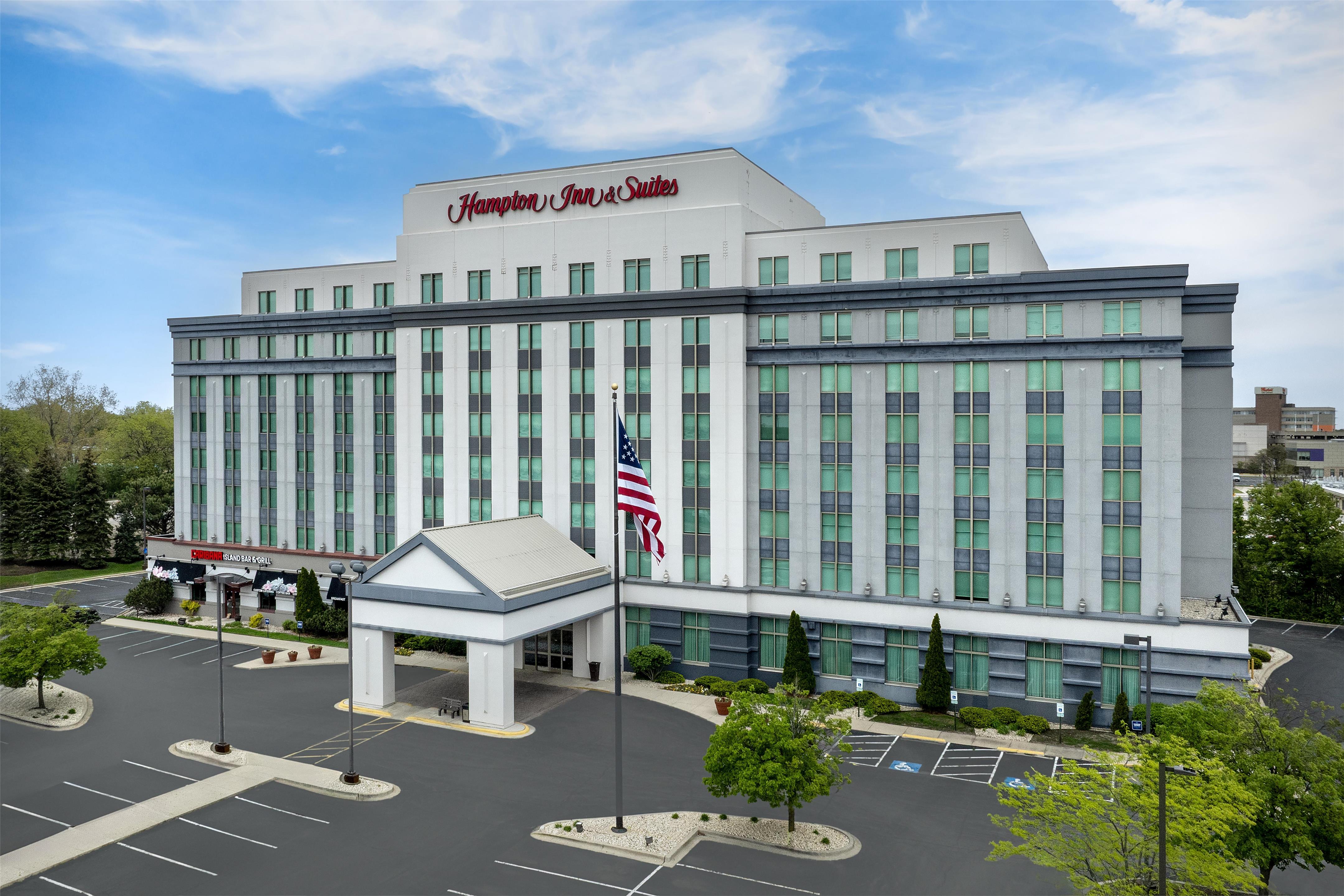 Exterior | Hampton Inn & Suites Chicago-North Shore/Skokie