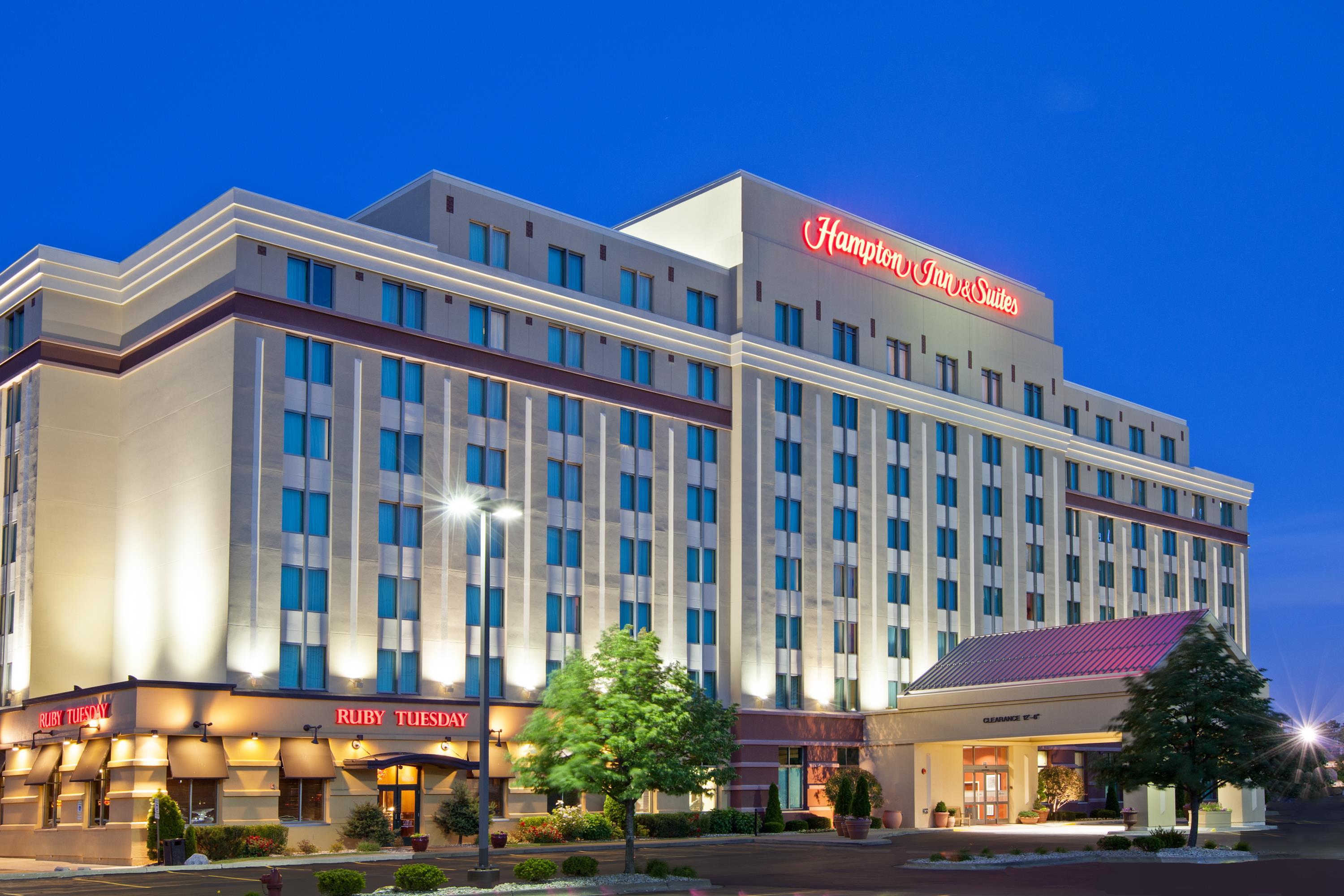 Exterior | Hampton Inn & Suites Chicago-North Shore/Skokie