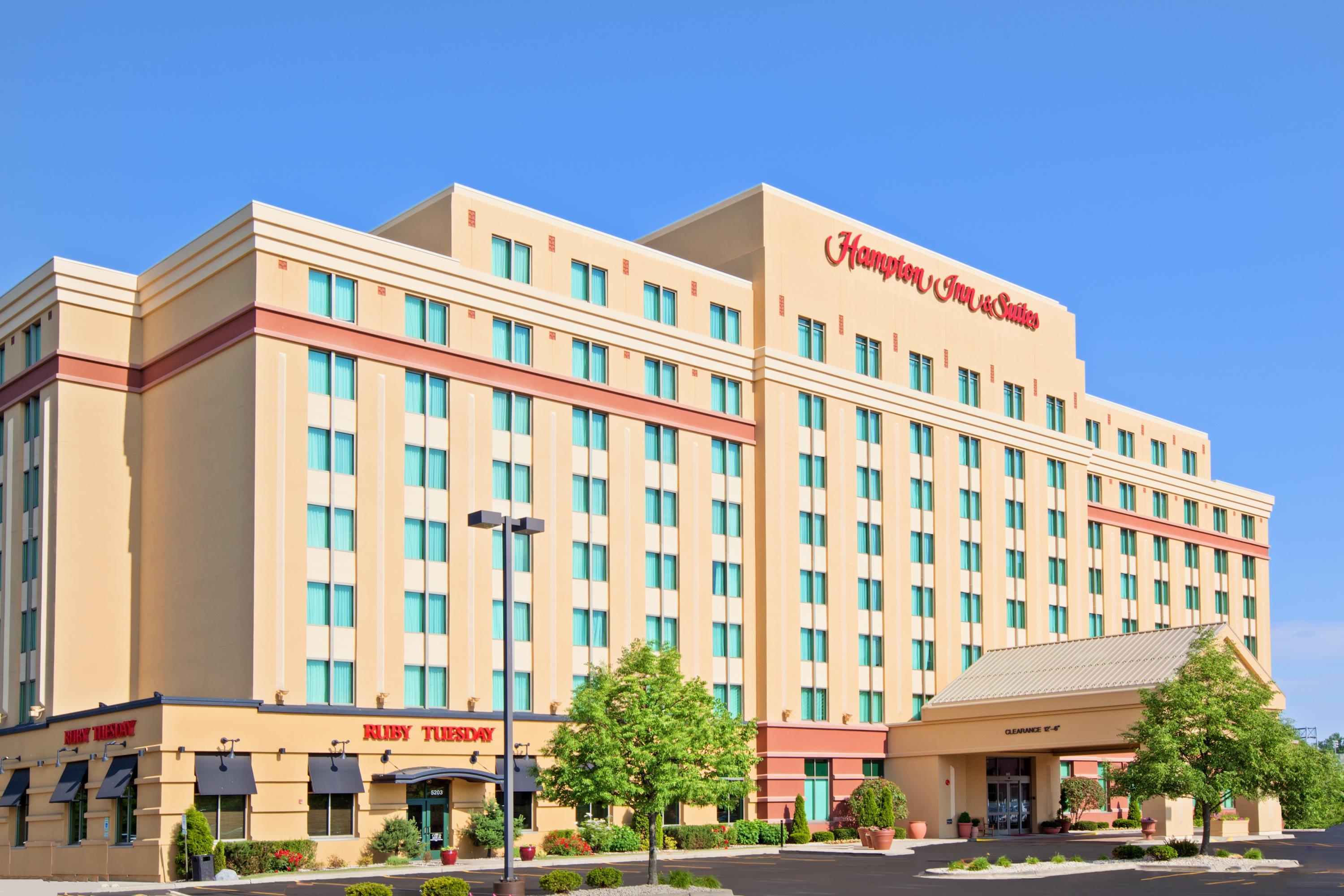 Exterior | Hampton Inn & Suites Chicago-North Shore/Skokie