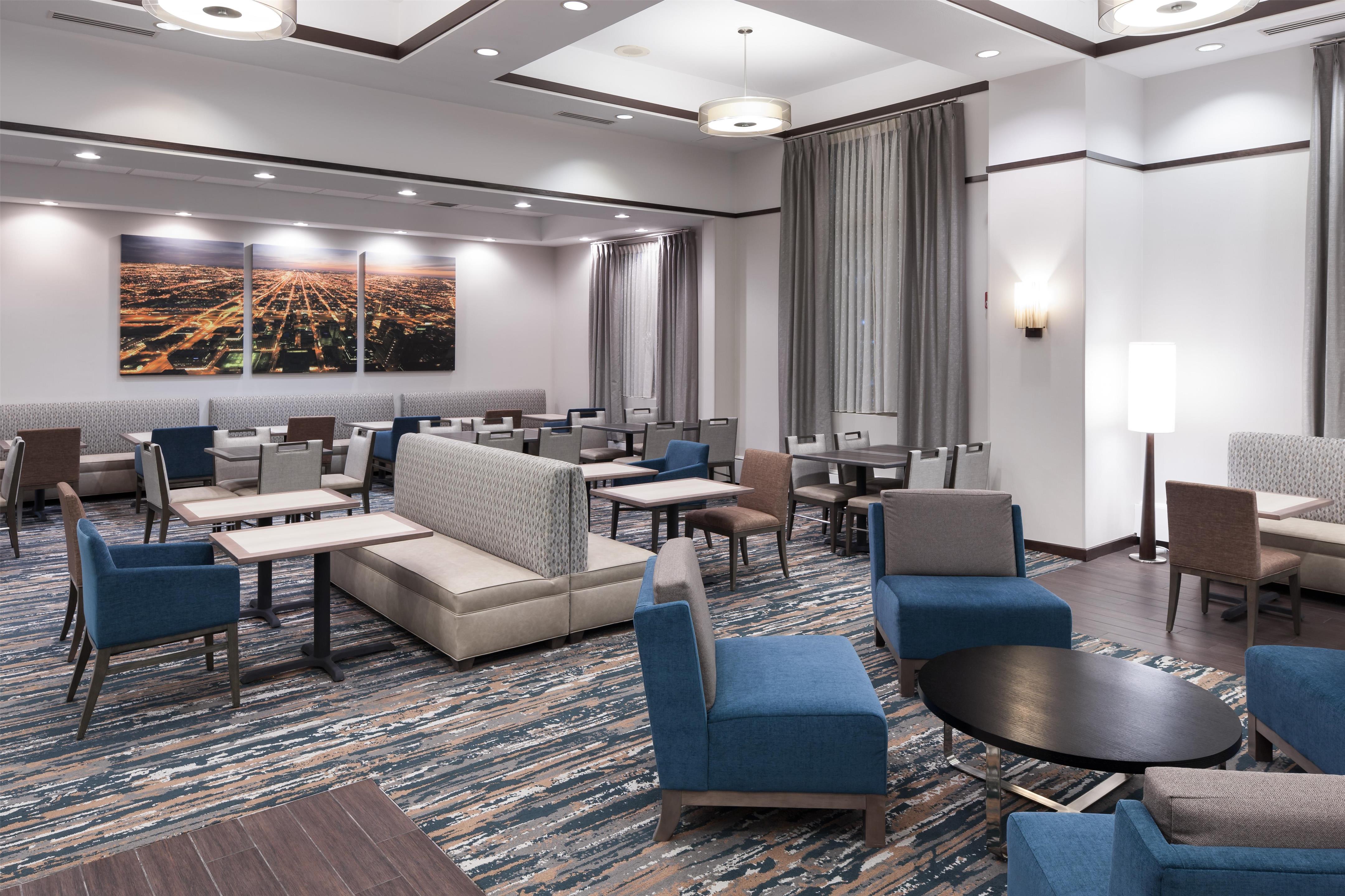 Reception | Hampton Inn & Suites Chicago-North Shore/Skokie