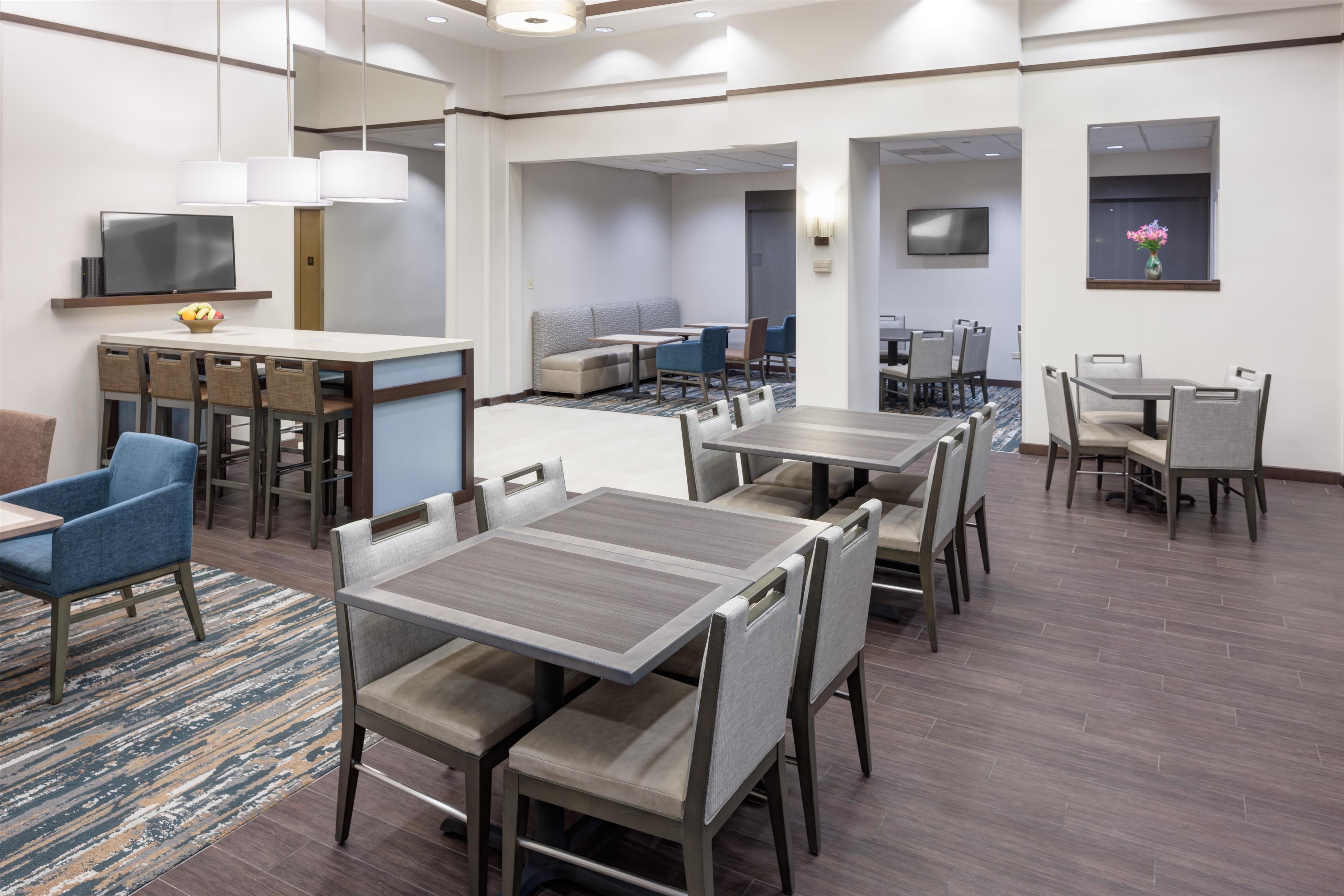 Restaurant | Hampton Inn & Suites Chicago-North Shore/Skokie
