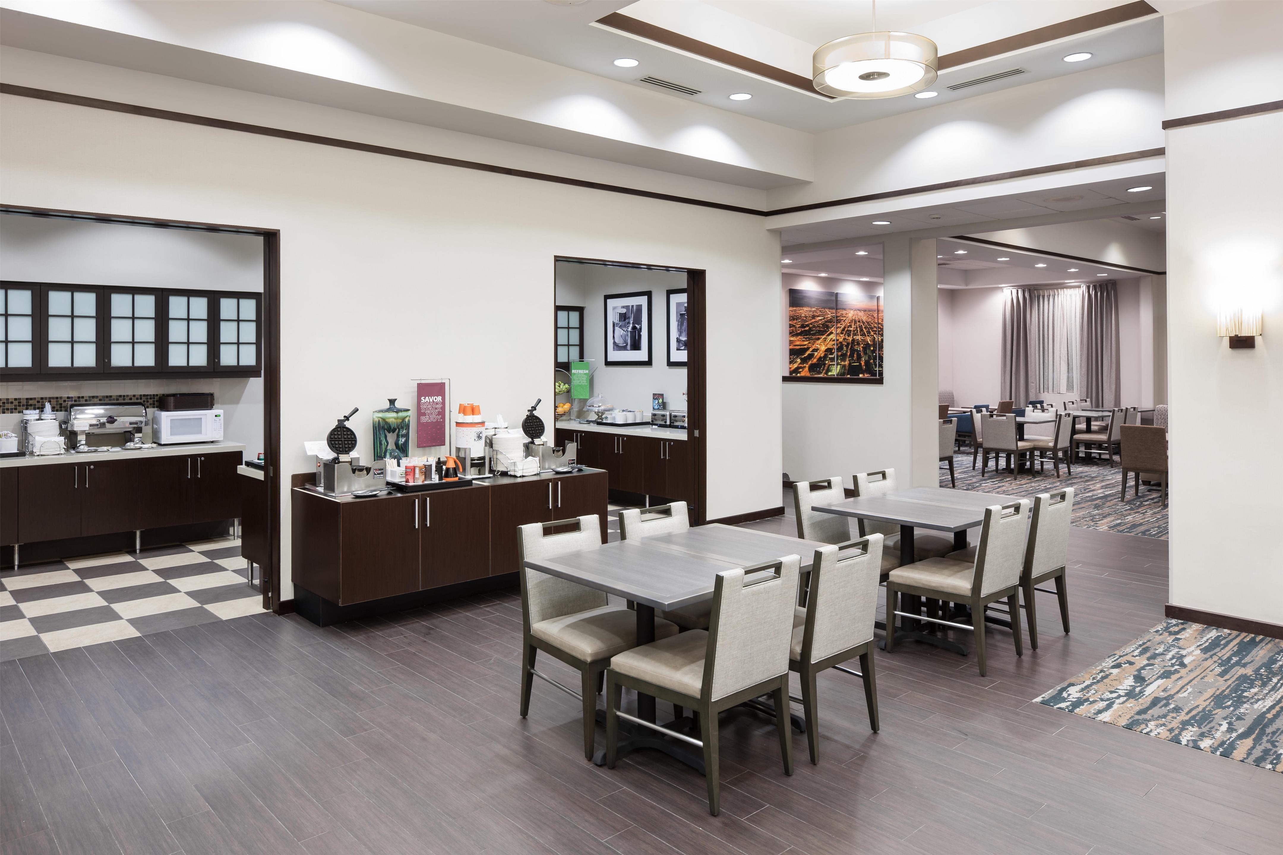 Restaurant | Hampton Inn & Suites Chicago-North Shore/Skokie