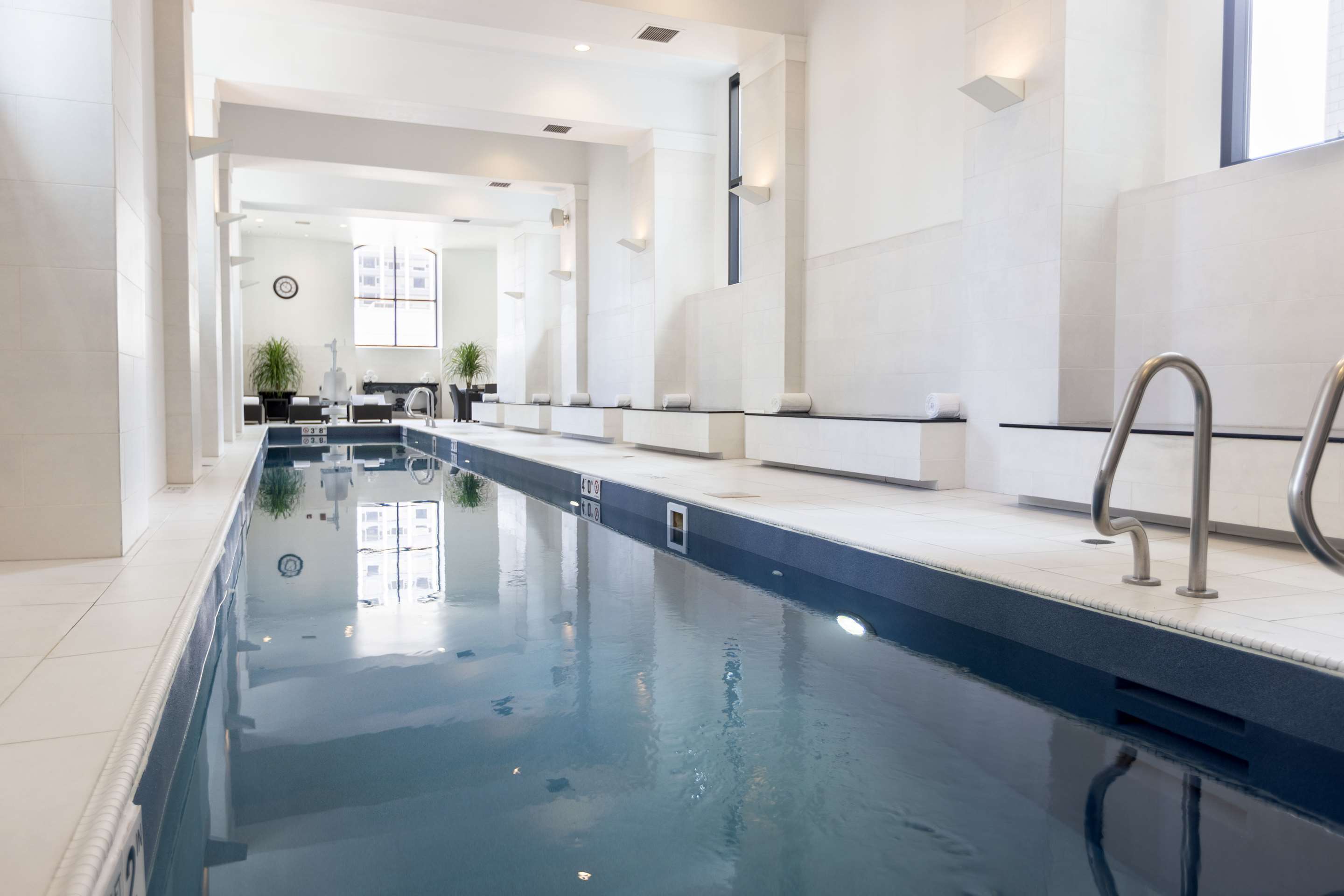 Pool | Waldorf Astoria Chicago