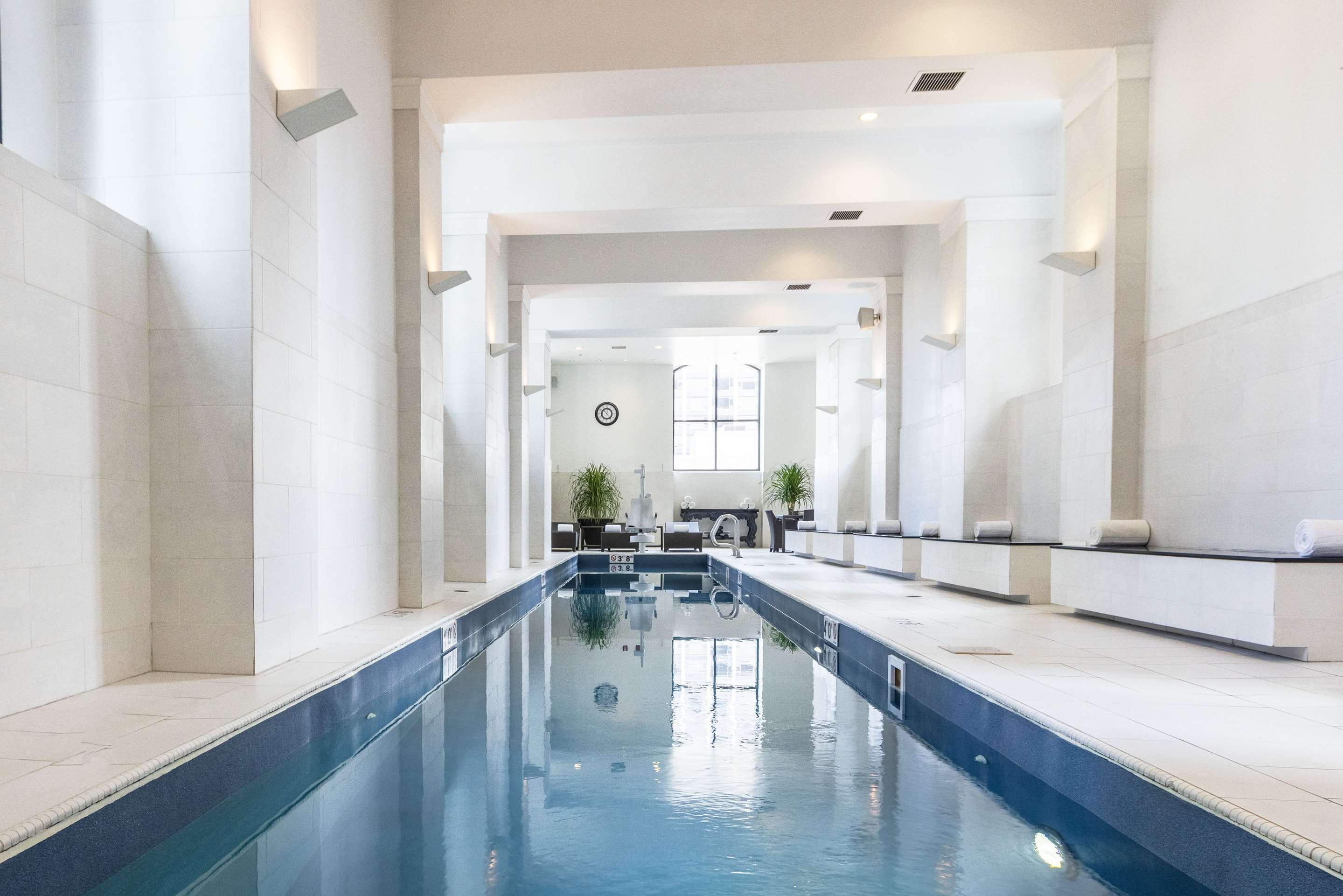 Pool | Waldorf Astoria Chicago