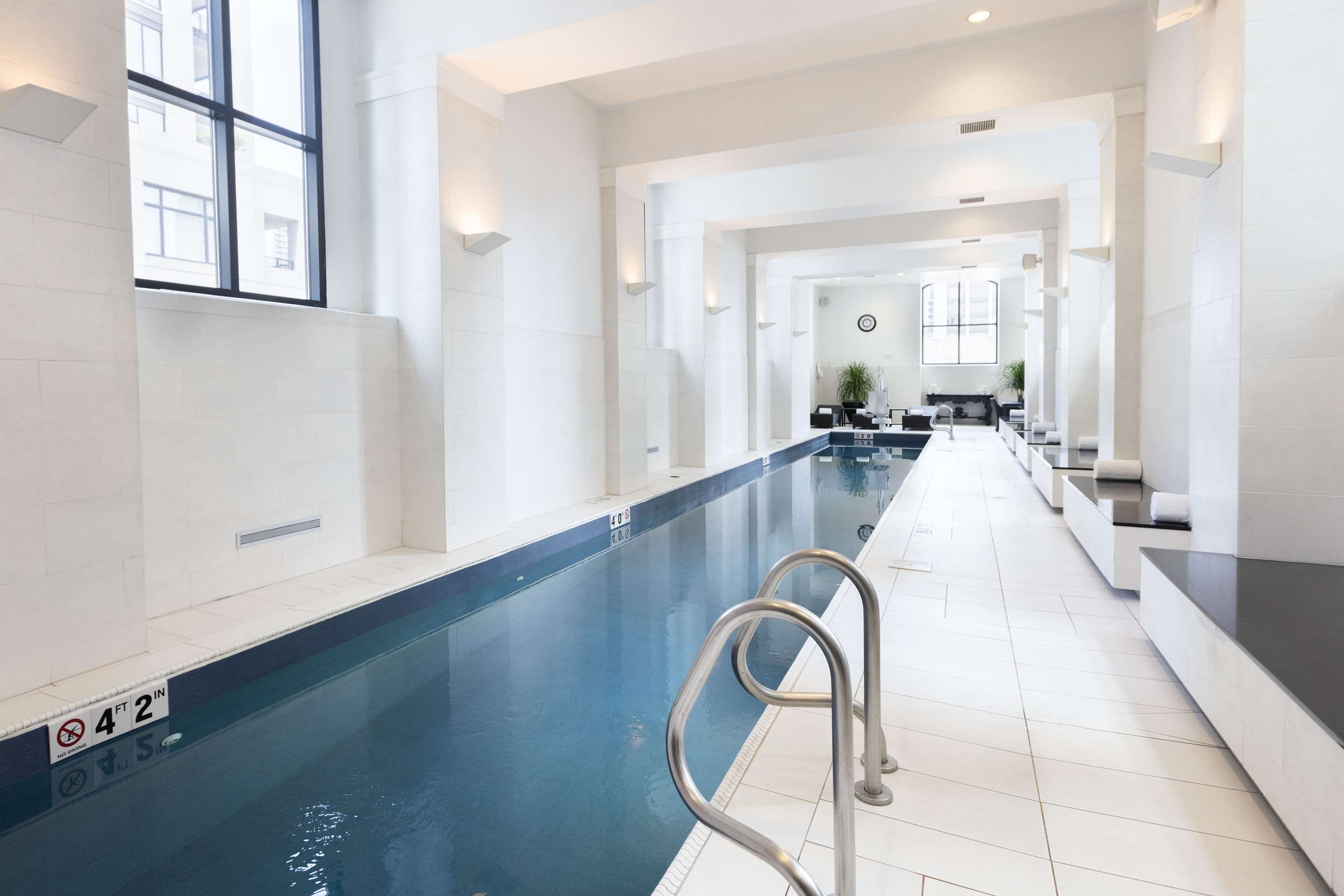 Pool | Waldorf Astoria Chicago