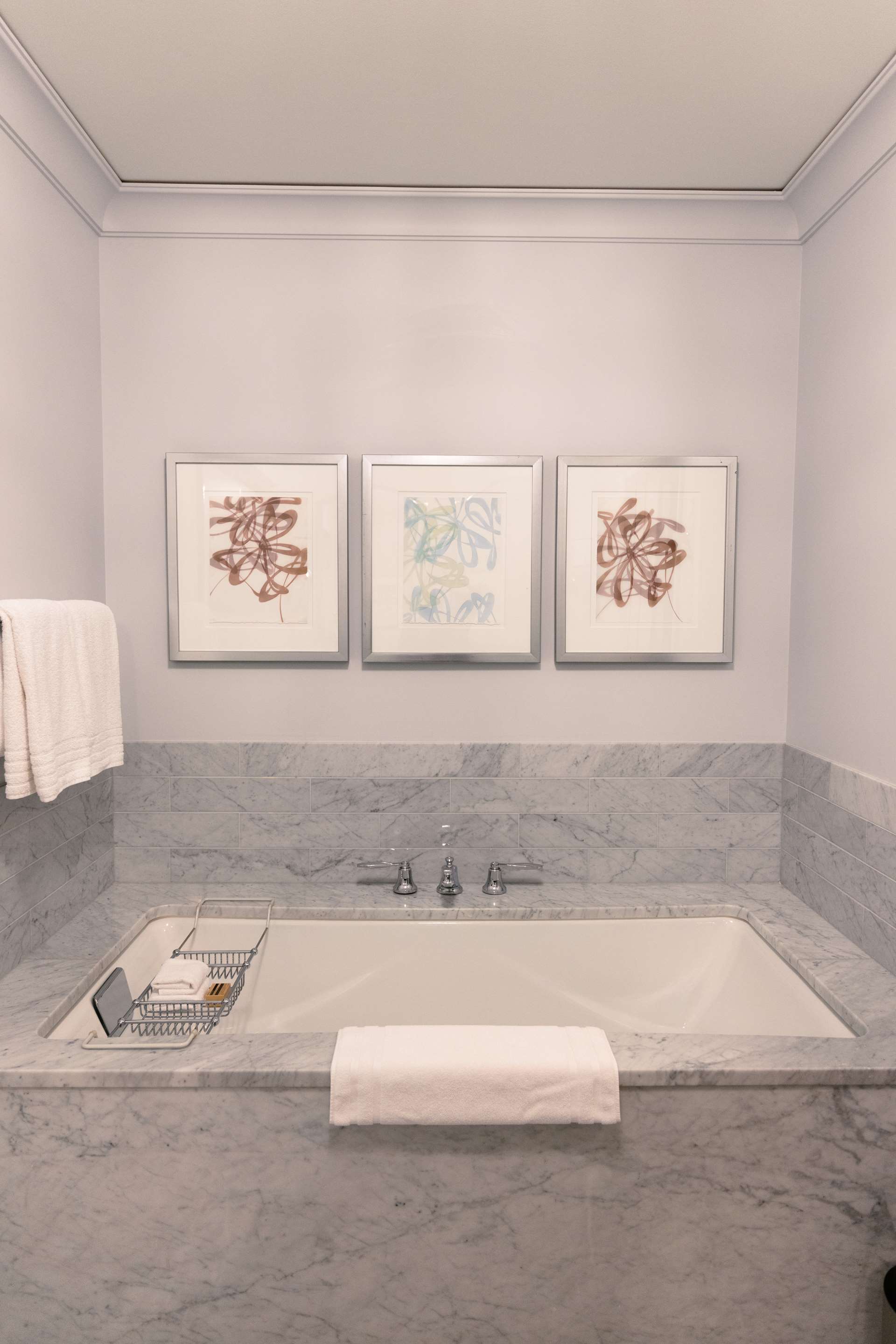 Guest room bath