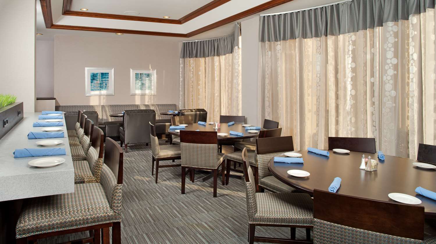 DoubleTree by Hilton Hotel Wood Dale, IL See Discounts