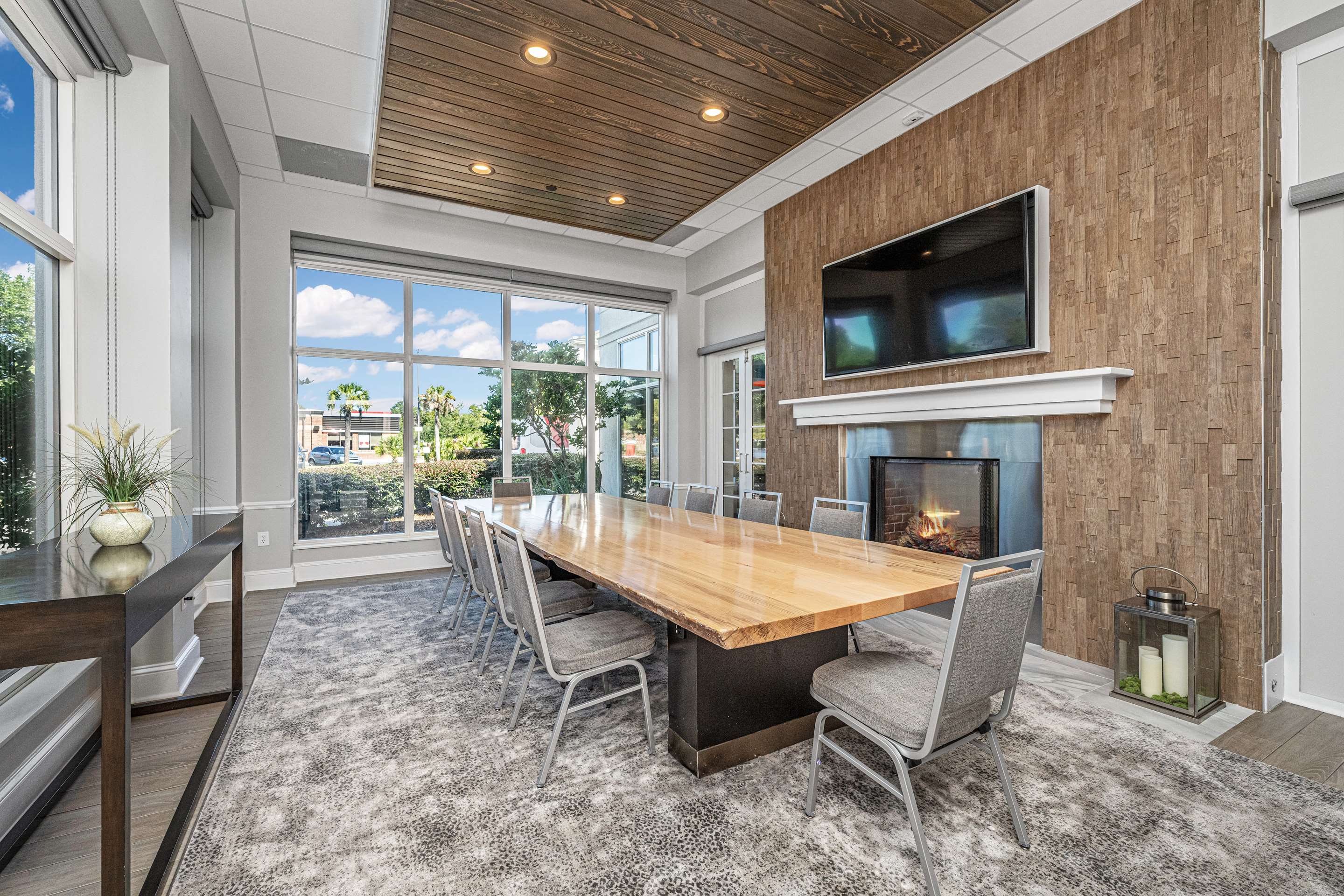 Lobby | Hilton Garden Inn Charleston Airport