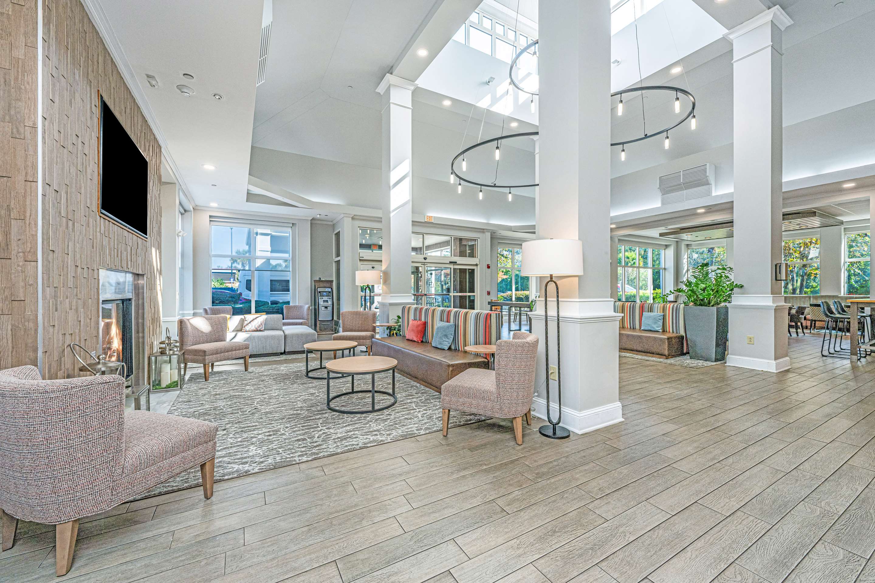 Lobby | Hilton Garden Inn Charleston Airport