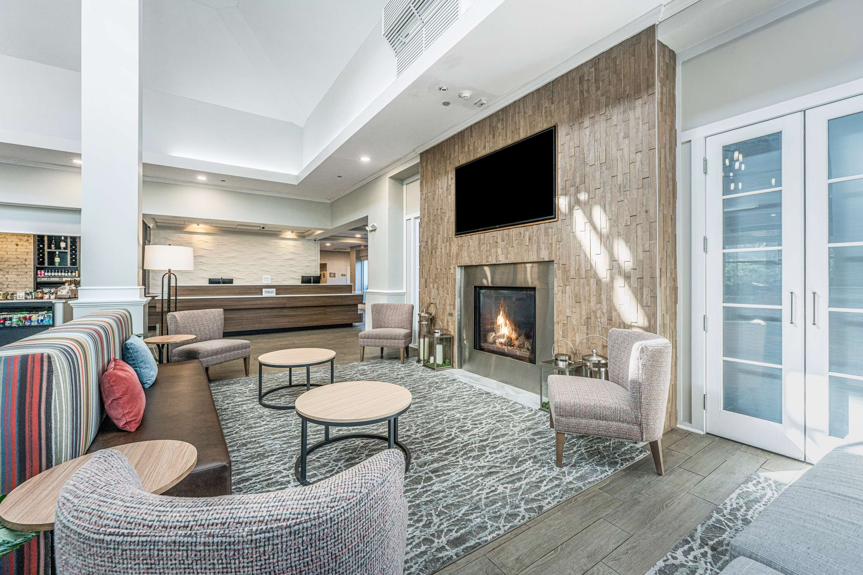 Lobby | Hilton Garden Inn Charleston Airport