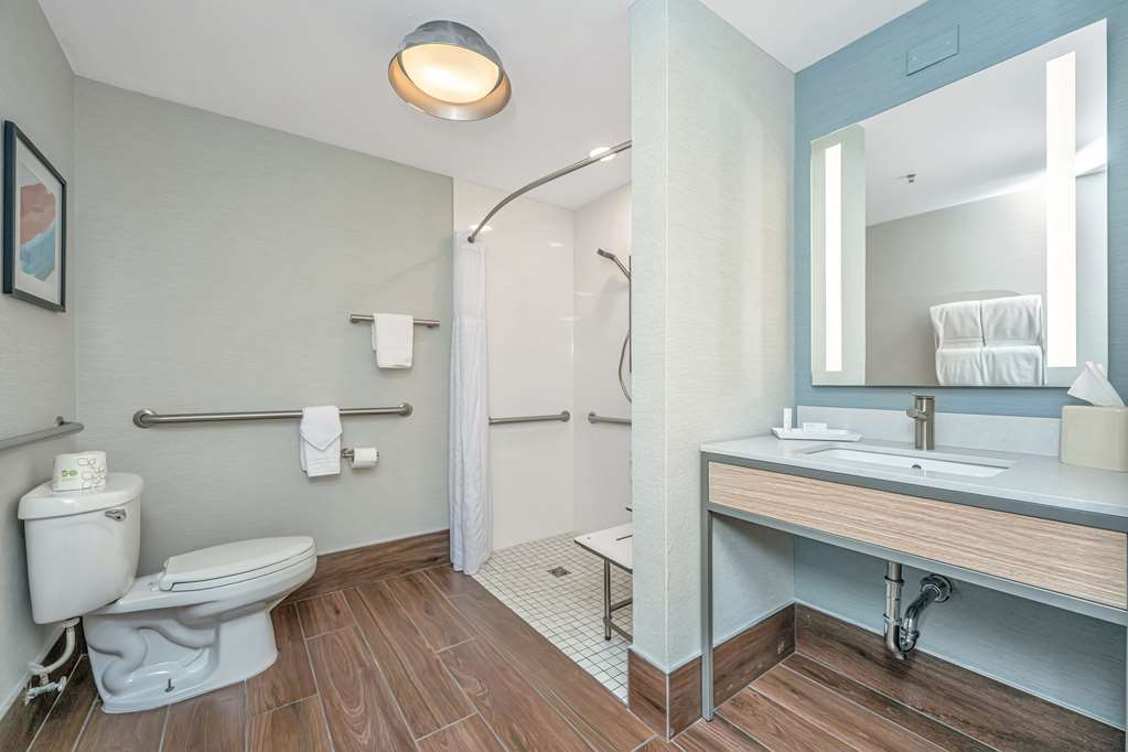 Hilton Garden Inn Charleston Airport - Tap to explore photos