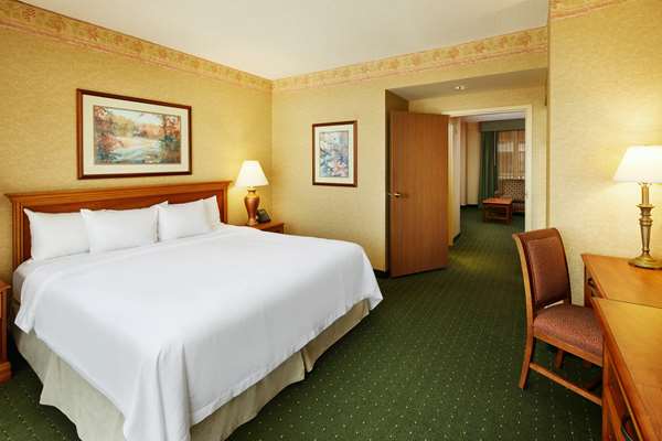  - Embassy Suites Charleston Convention Center - I-526, Exit 16