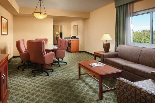  - Embassy Suites Charleston Convention Center - I-526, Exit 16