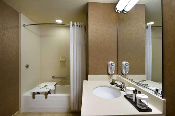  - Embassy Suites Charleston Convention Center - I-526, Exit 16