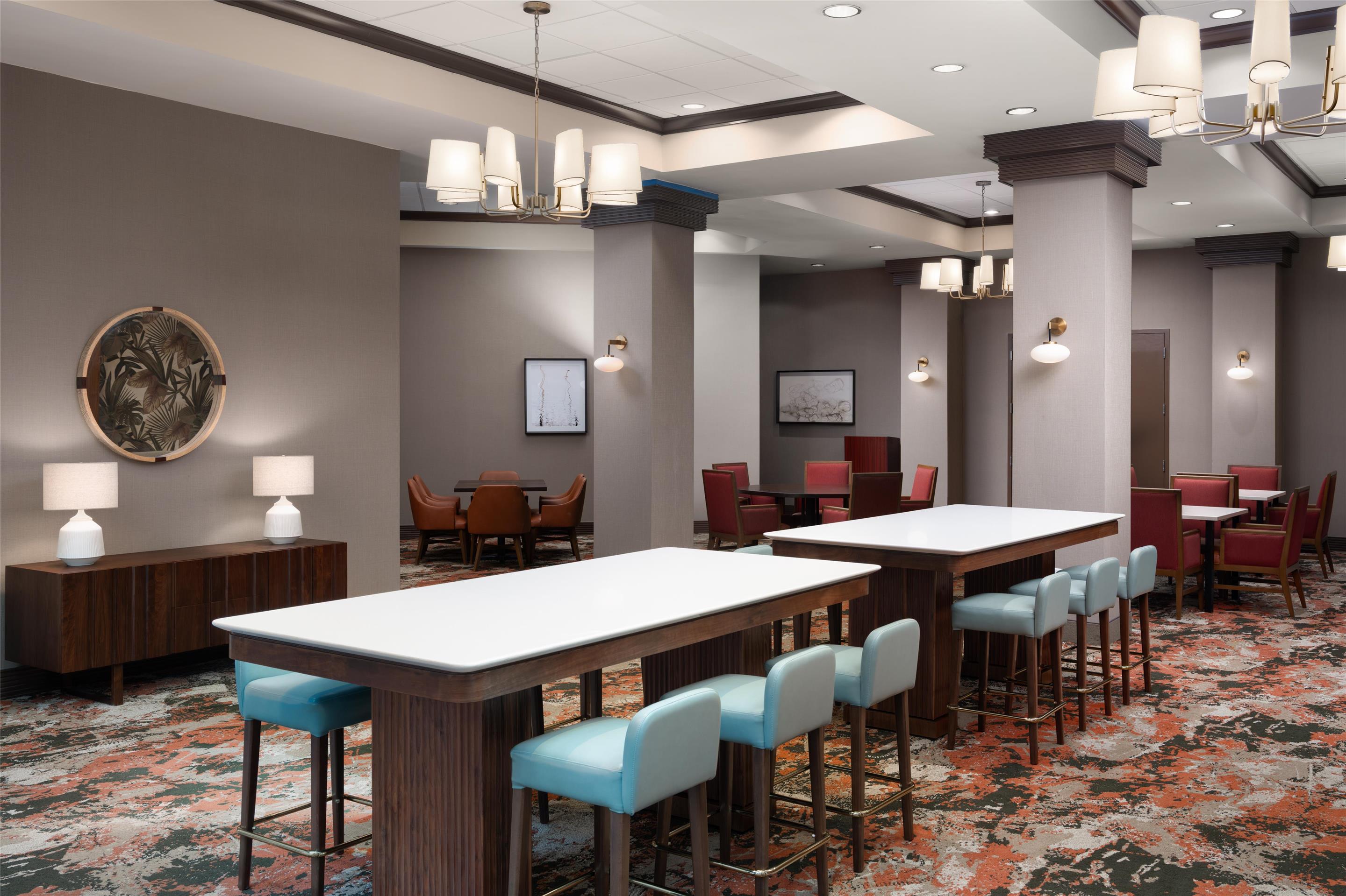 Restaurant | Embassy Suites by Hilton Charleston Airport Convention Ctr