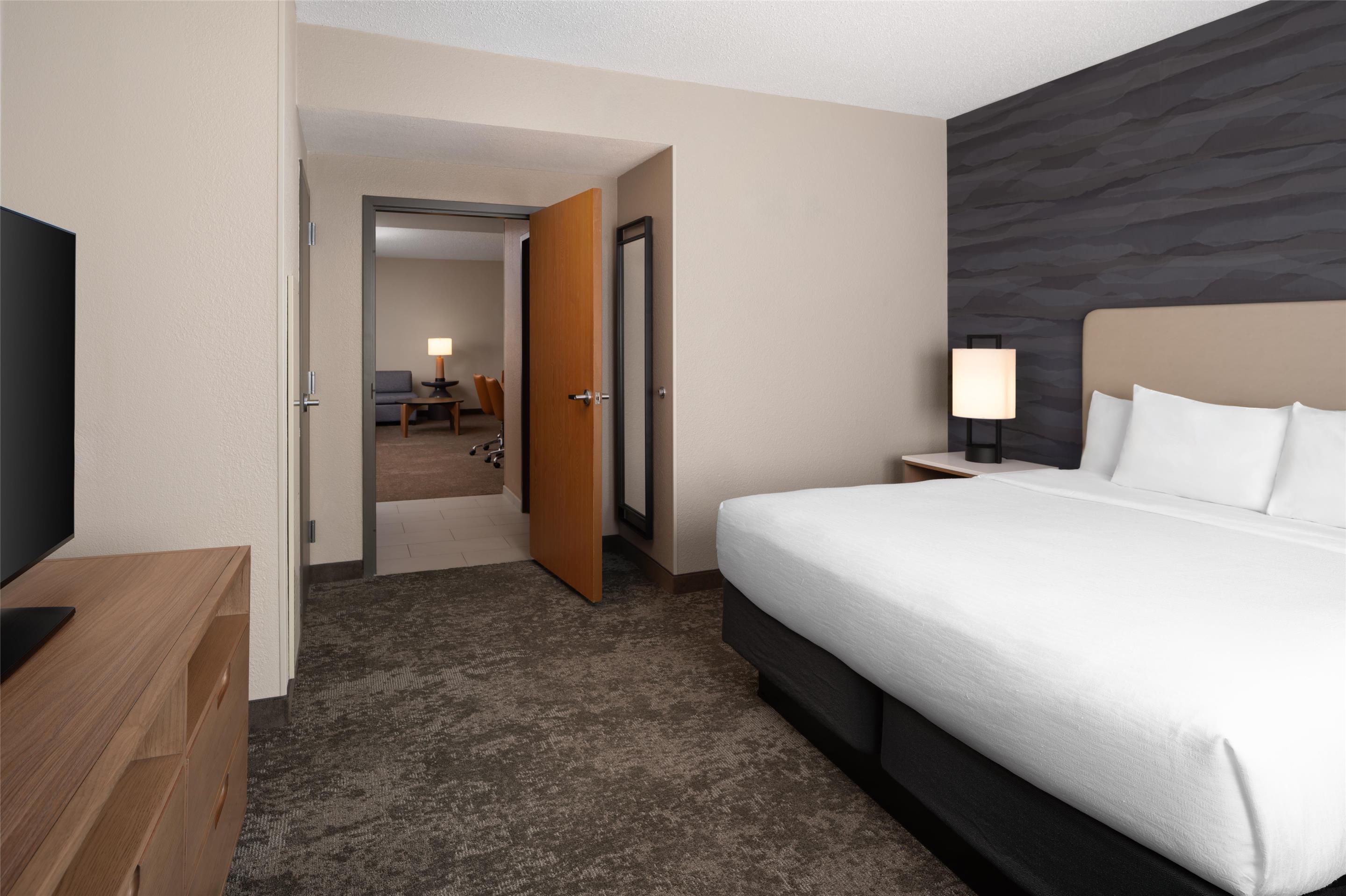 Guest room