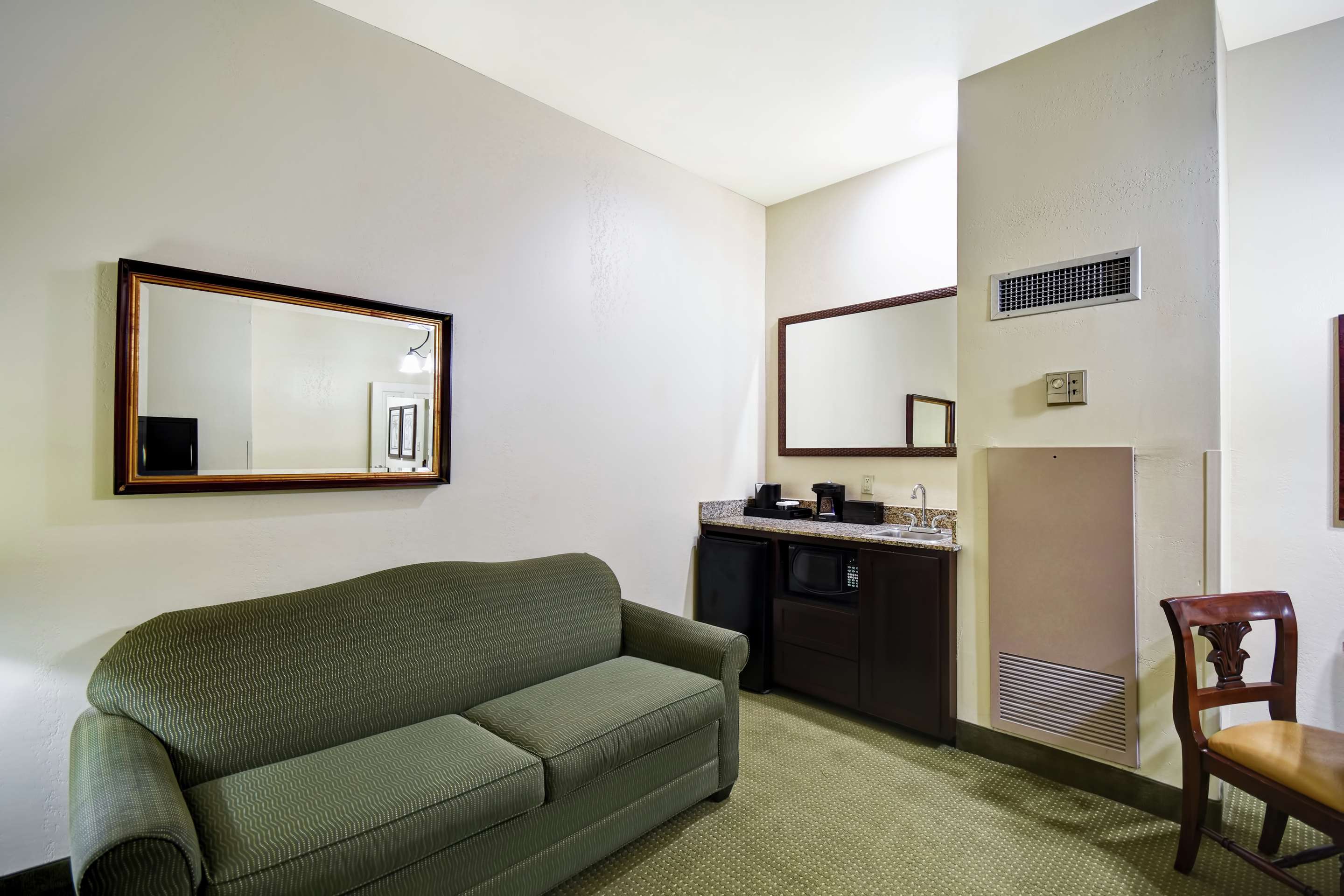 Guest room