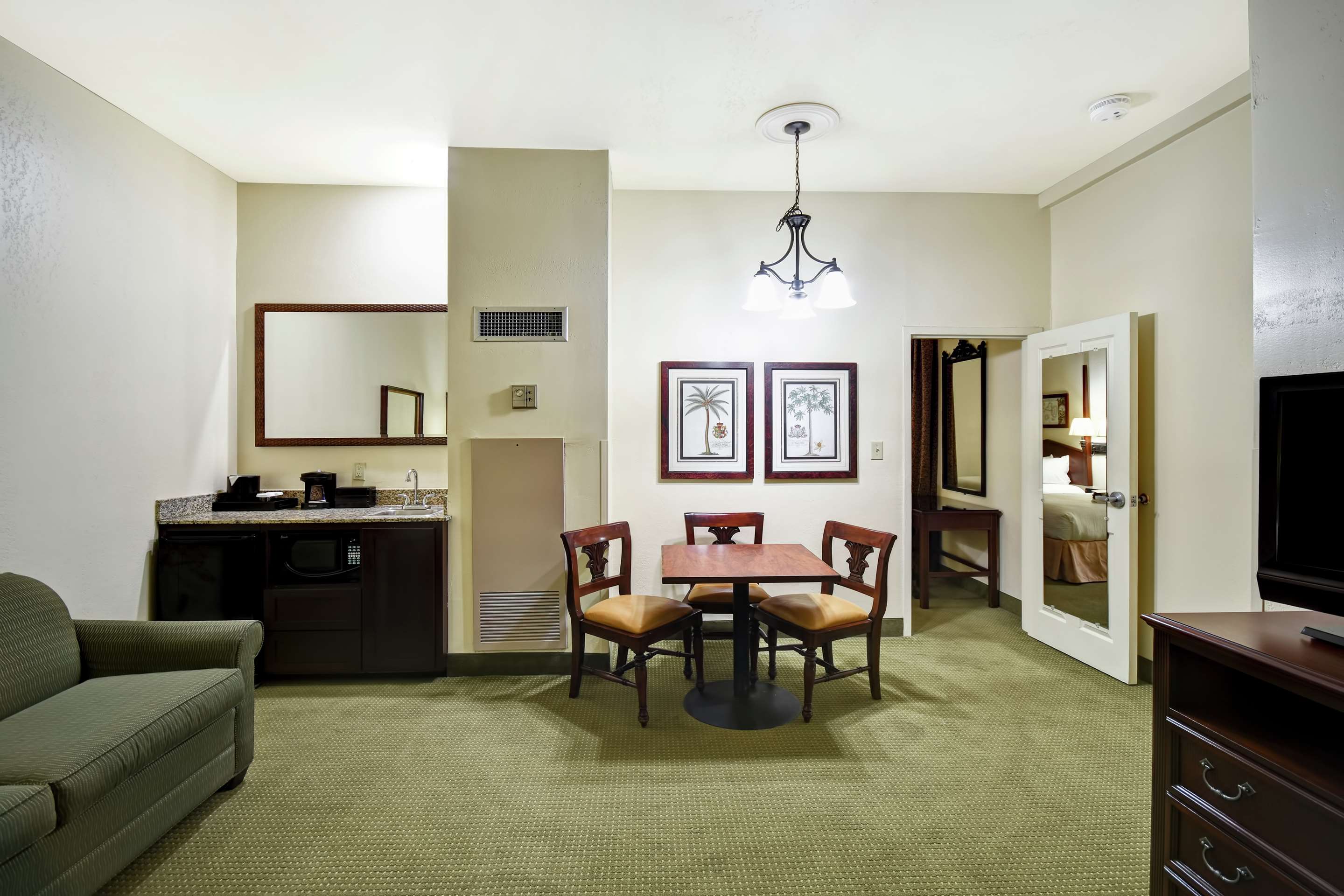 Guest room