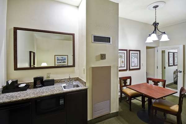  - Embassy Suites Charleston - I-26, Exit 221B