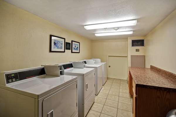  - Embassy Suites Charleston - I-26, Exit 221B