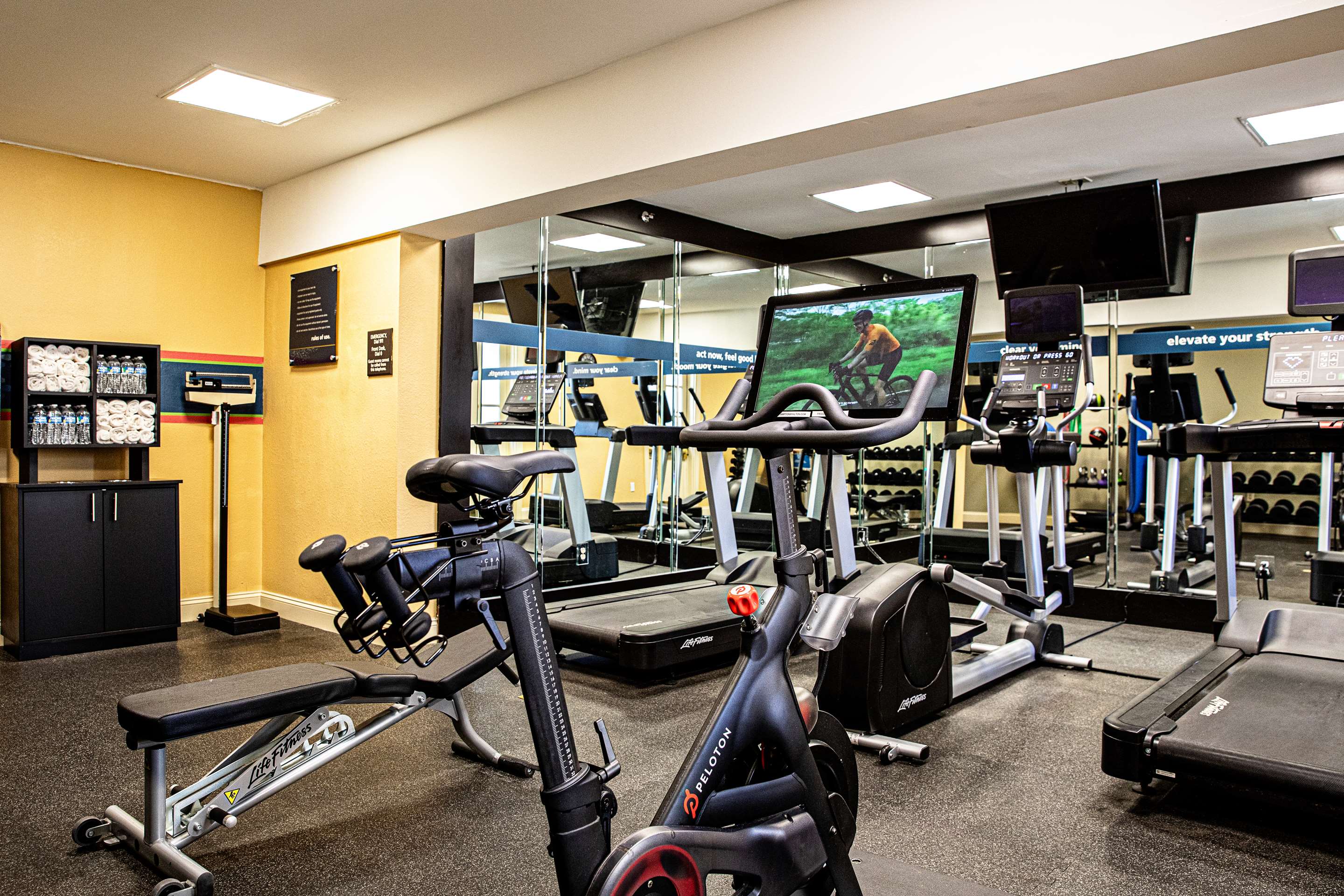 Health club fitness center gym | Hampton Inn Charleston-Historic District