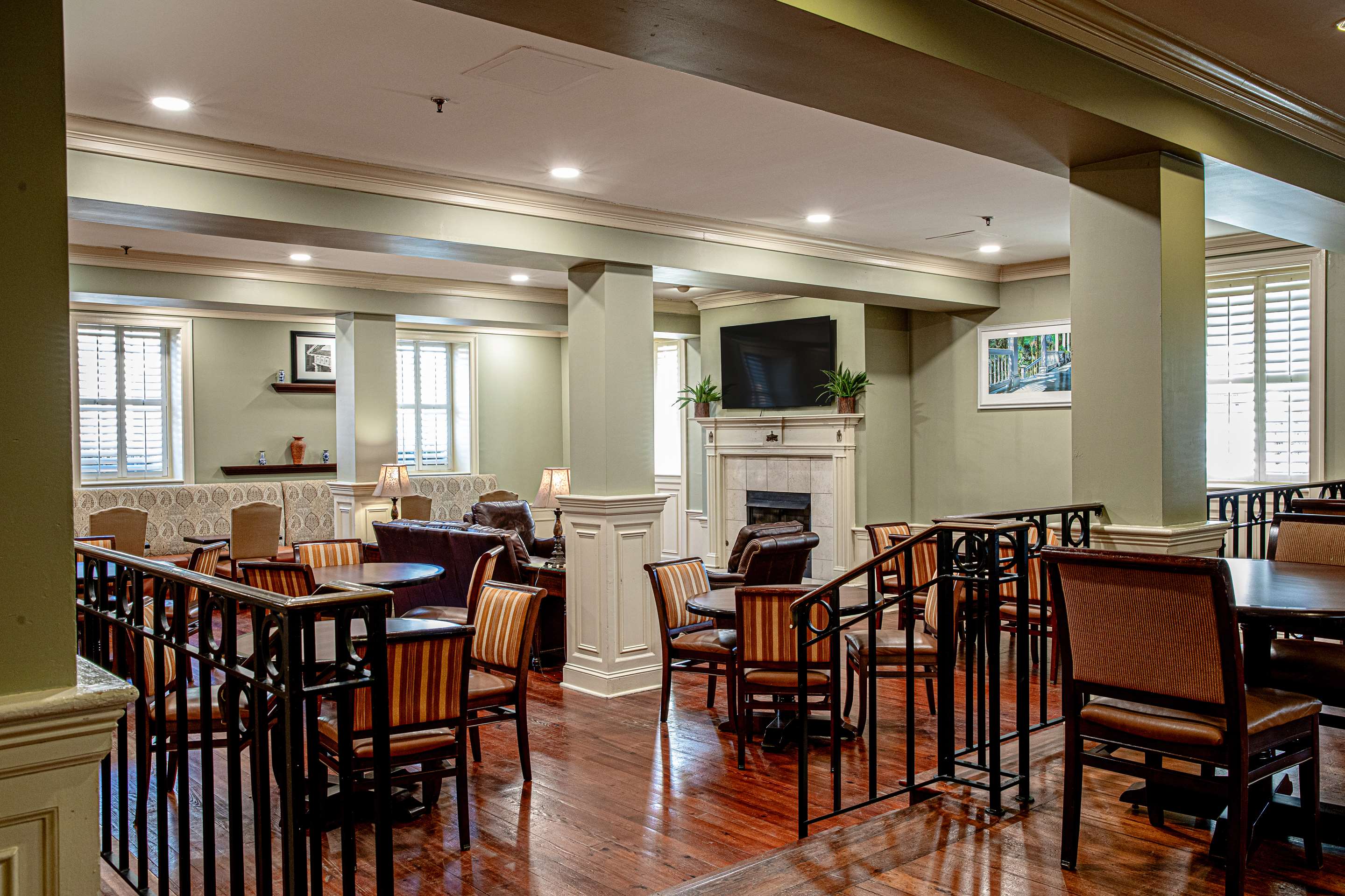 Lobby | Hampton Inn Charleston-Historic District