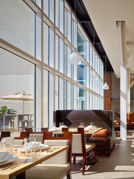 Restaurant - DoubleTree by Hilton Northwoods North Charleston - I-26, Exit 209