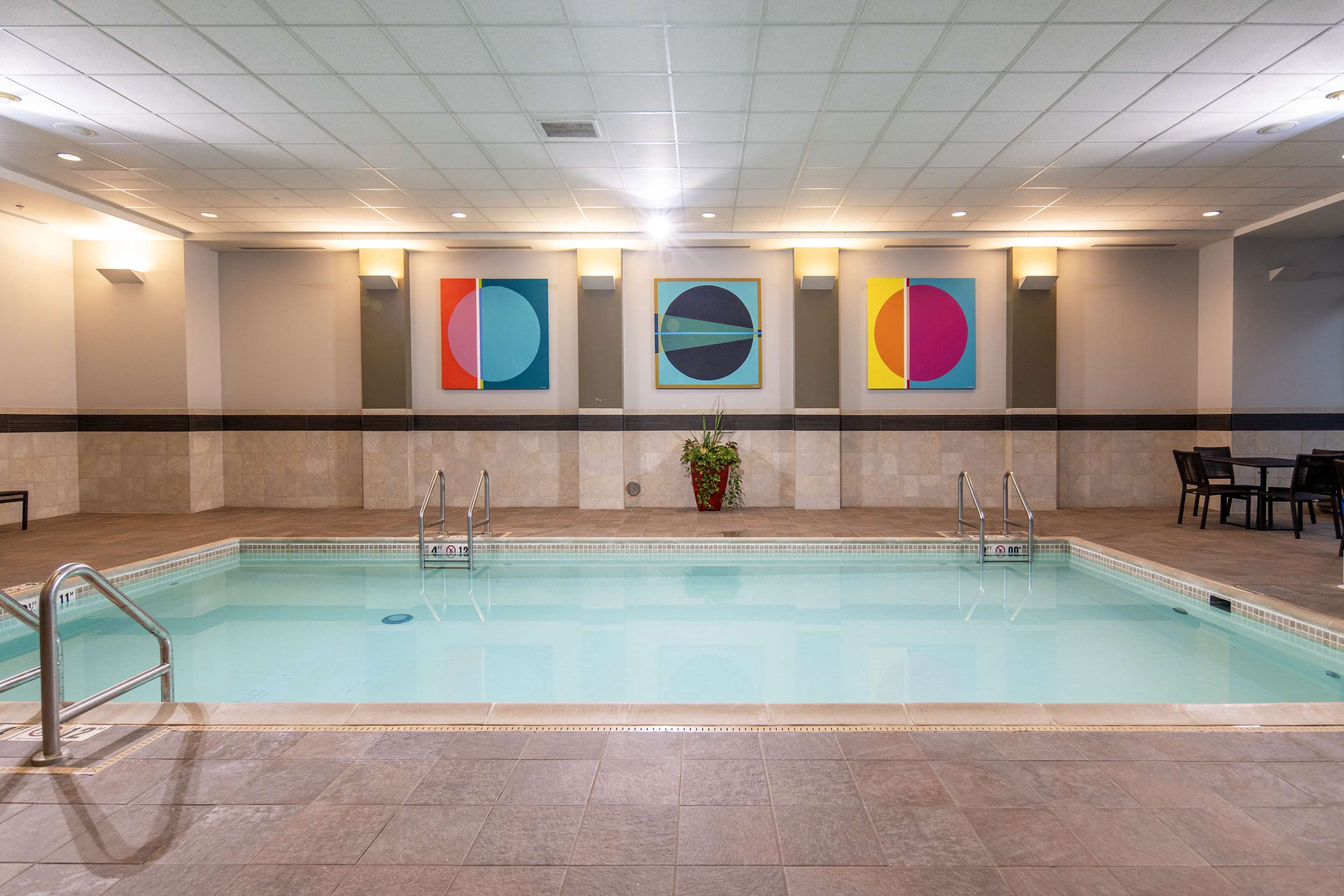 Pool | Doubletree by Hilton Cedar Rapids Convention Complex